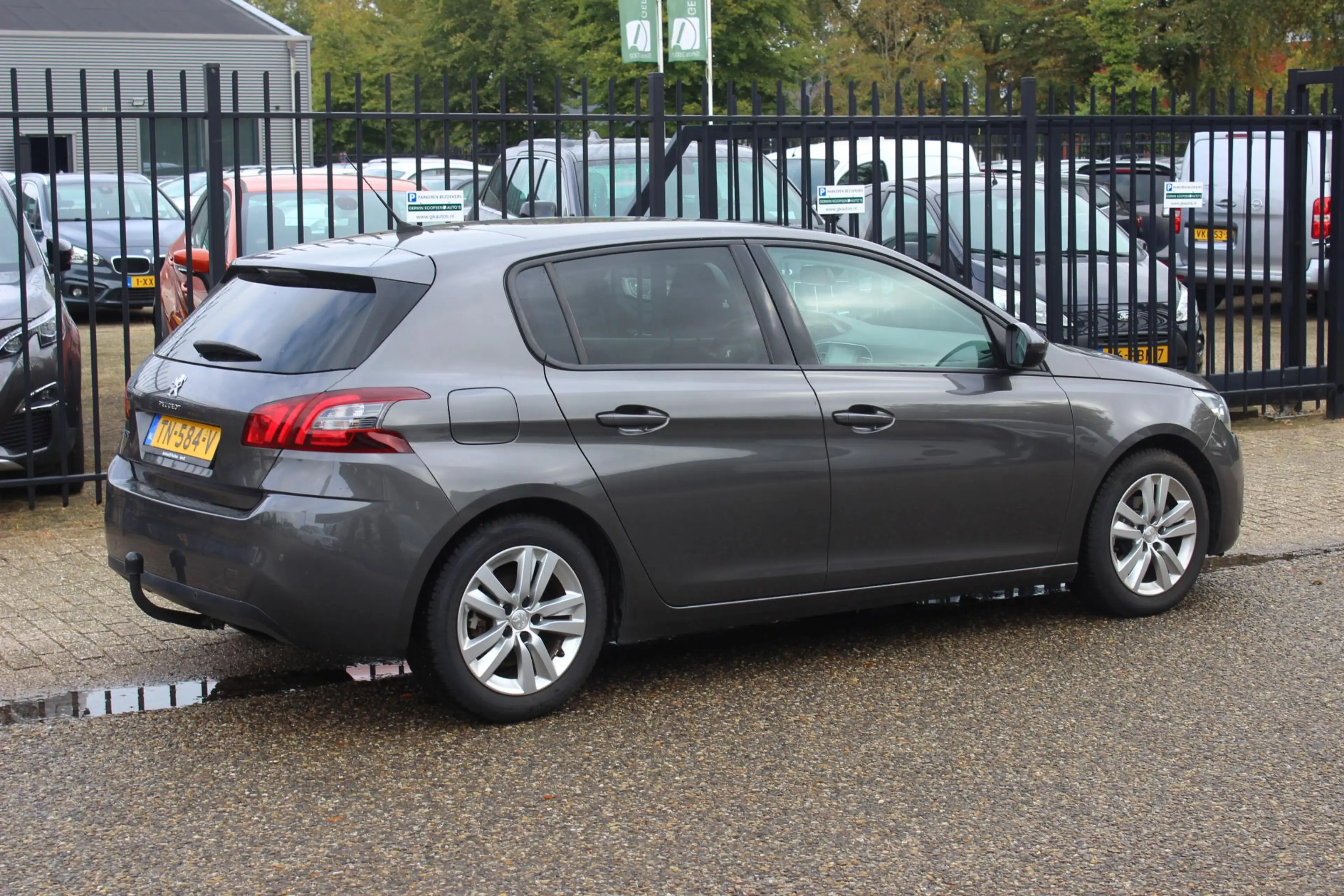 Peugeot 308 1.2 PureTech Blue Lease Executive — photo 7