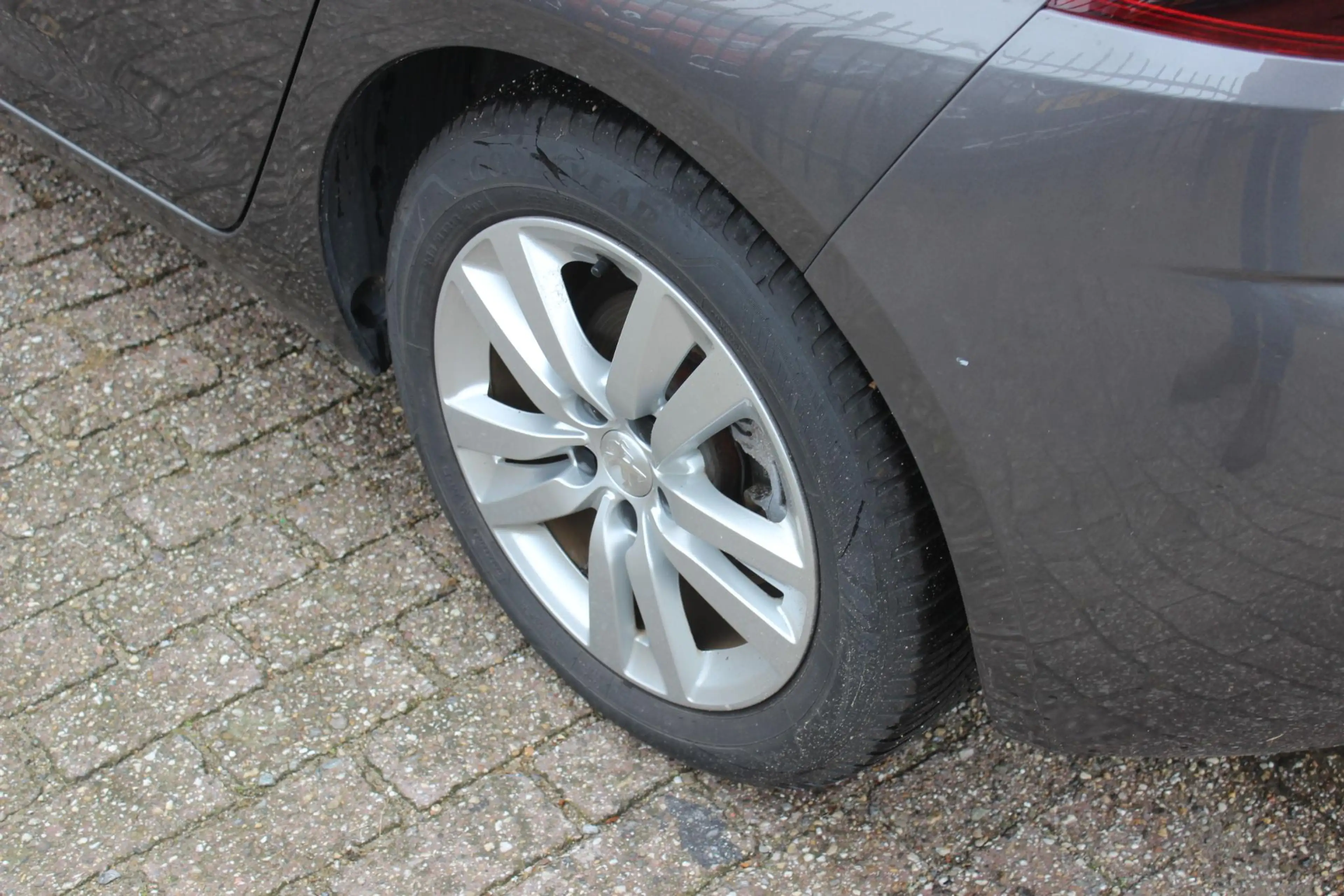 Peugeot 308 1.2 PureTech Blue Lease Executive — photo 11