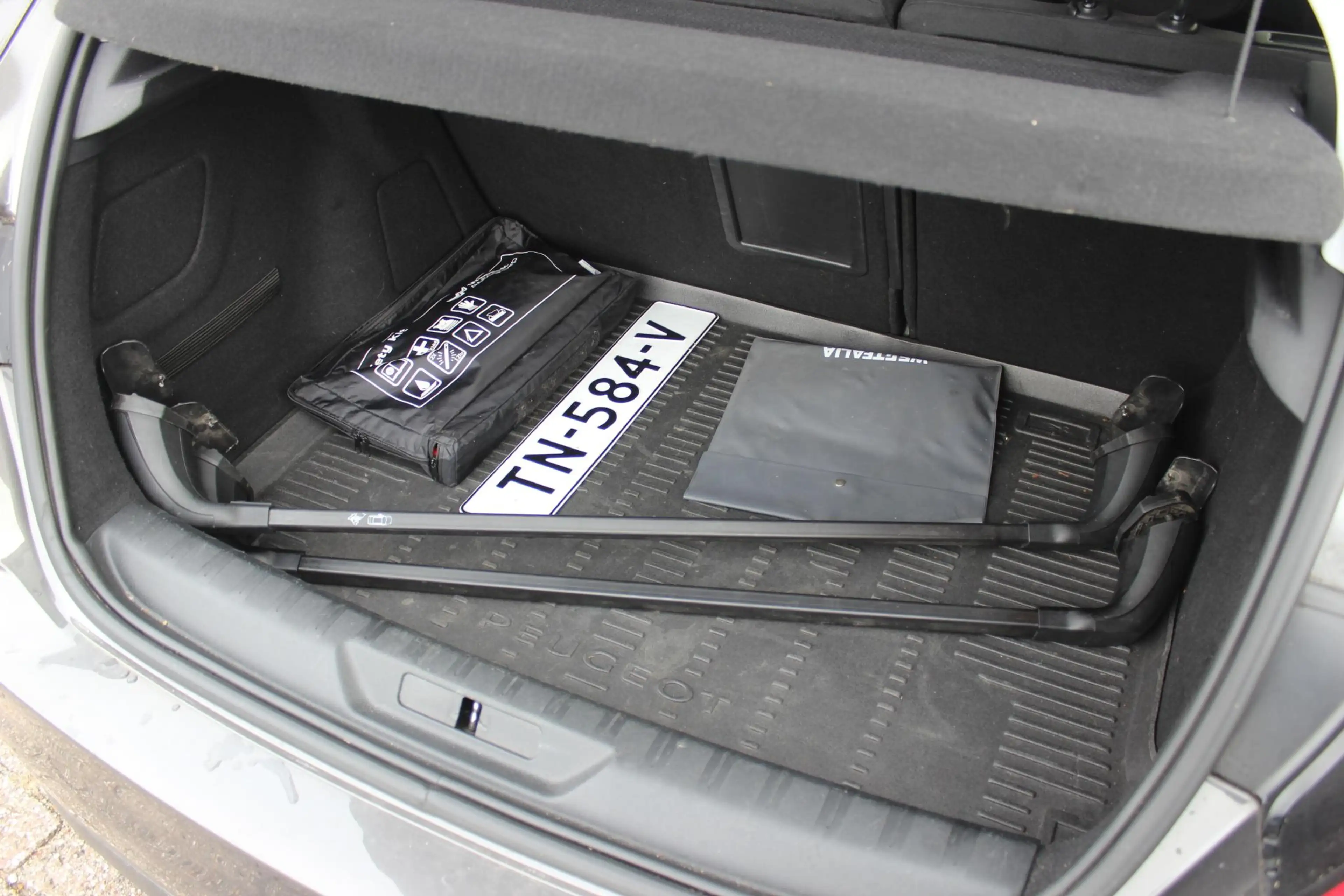 Peugeot 308 1.2 PureTech Blue Lease Executive — photo 10