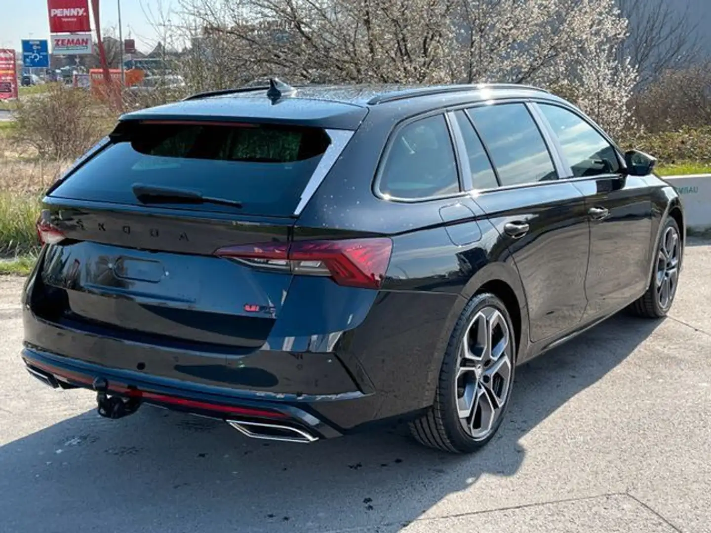 Skoda Octavia 2.0 TSI DSG RS COMBI NAVI PDC SHZ Schwarz - 2