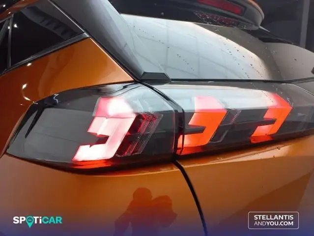 Peugeot 2008 view 12
