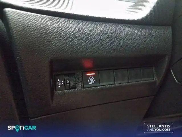 Peugeot 2008 view 22