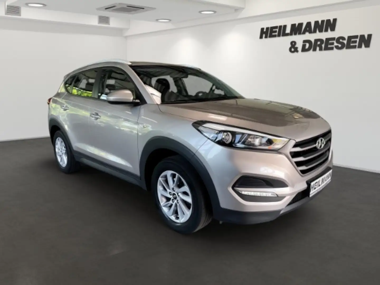 Hyundai TUCSON 1.6 Go Plus 6-Gang/Navigation/AHK/Klima/Parkpilot/ Weiß - 2