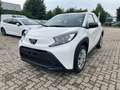 Toyota Aygo X VVT-i 1.0 Play Kamera, AppleCarPlay, DAB Белый - thumbnail 1