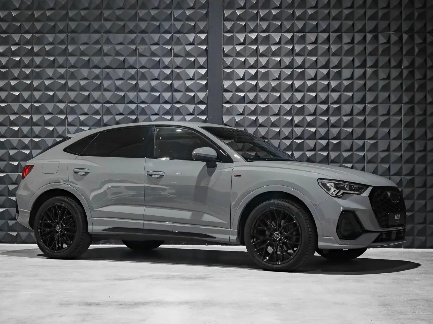 Audi Q3 Sportback 35 TFSI S Edition | NARDO | Topv. | 20" Gris - 2