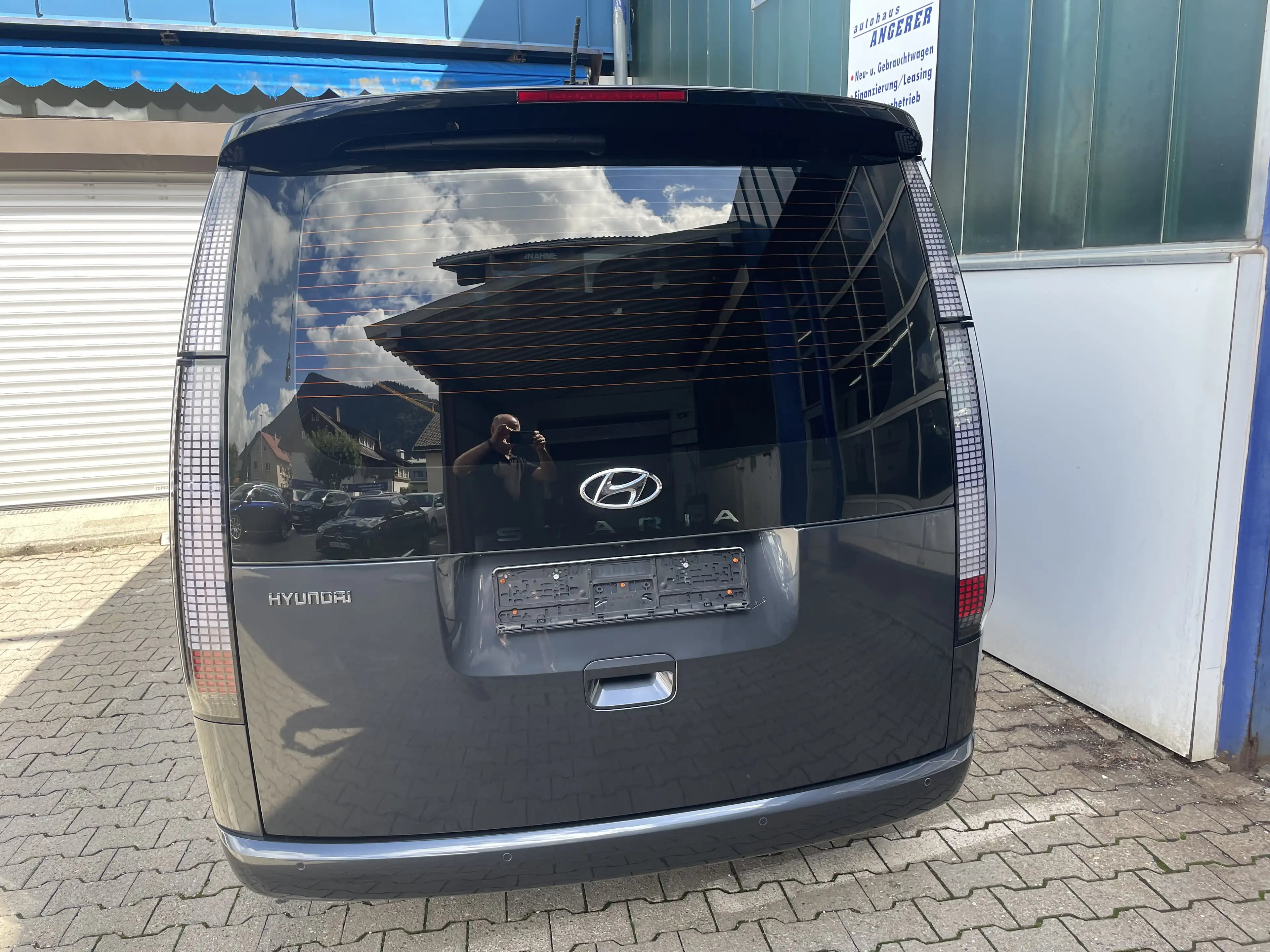Hyundai STARIA STARIA DIESEL 2.2 CRDi Trend 9 SITZER el. Schiebetüren Navi Totwinkelassis.Voll LED — photo 6