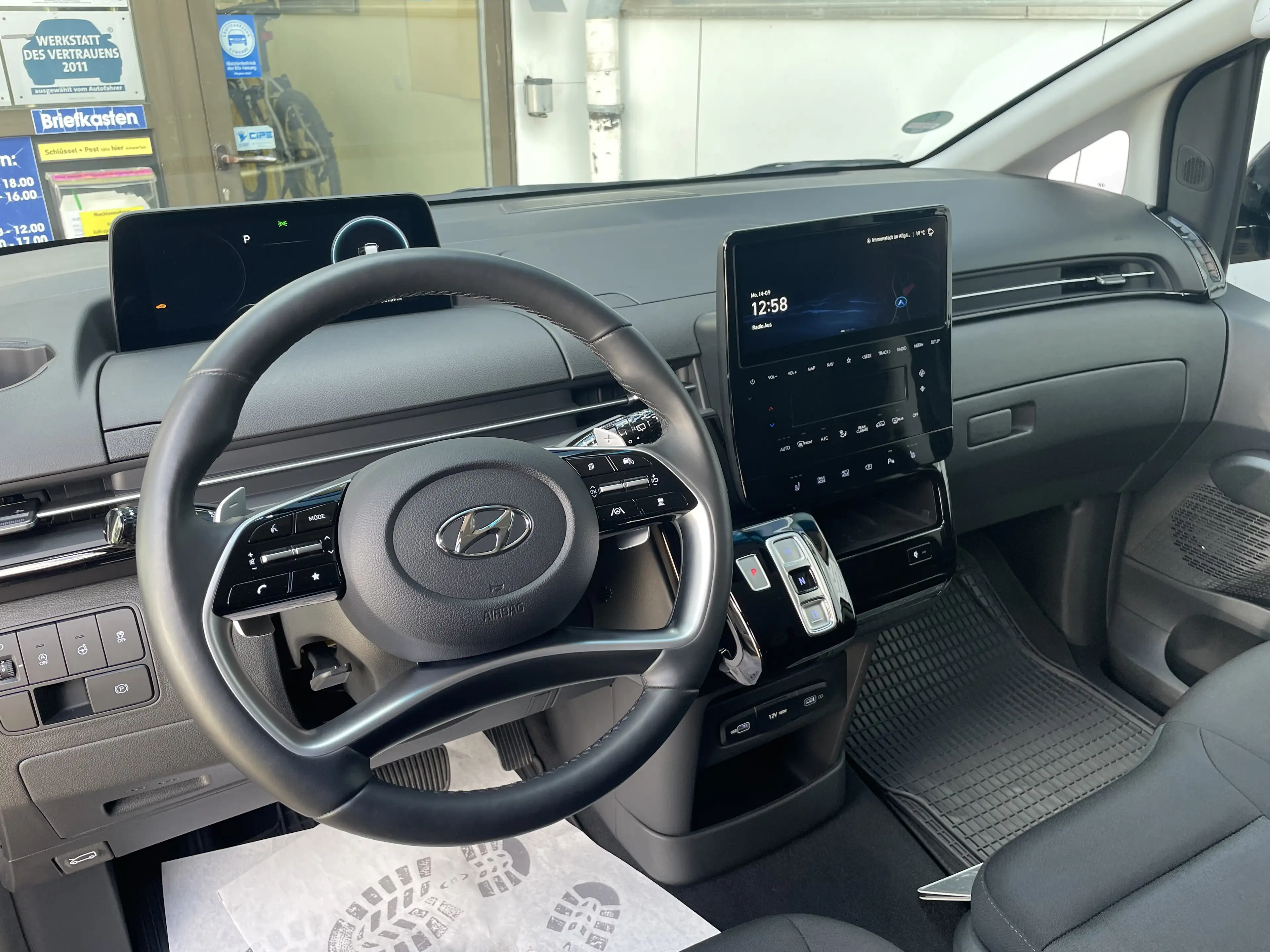 Hyundai STARIA STARIA DIESEL 2.2 CRDi Trend 9 SITZER el. Schiebetüren Navi Totwinkelassis.Voll LED — photo 11