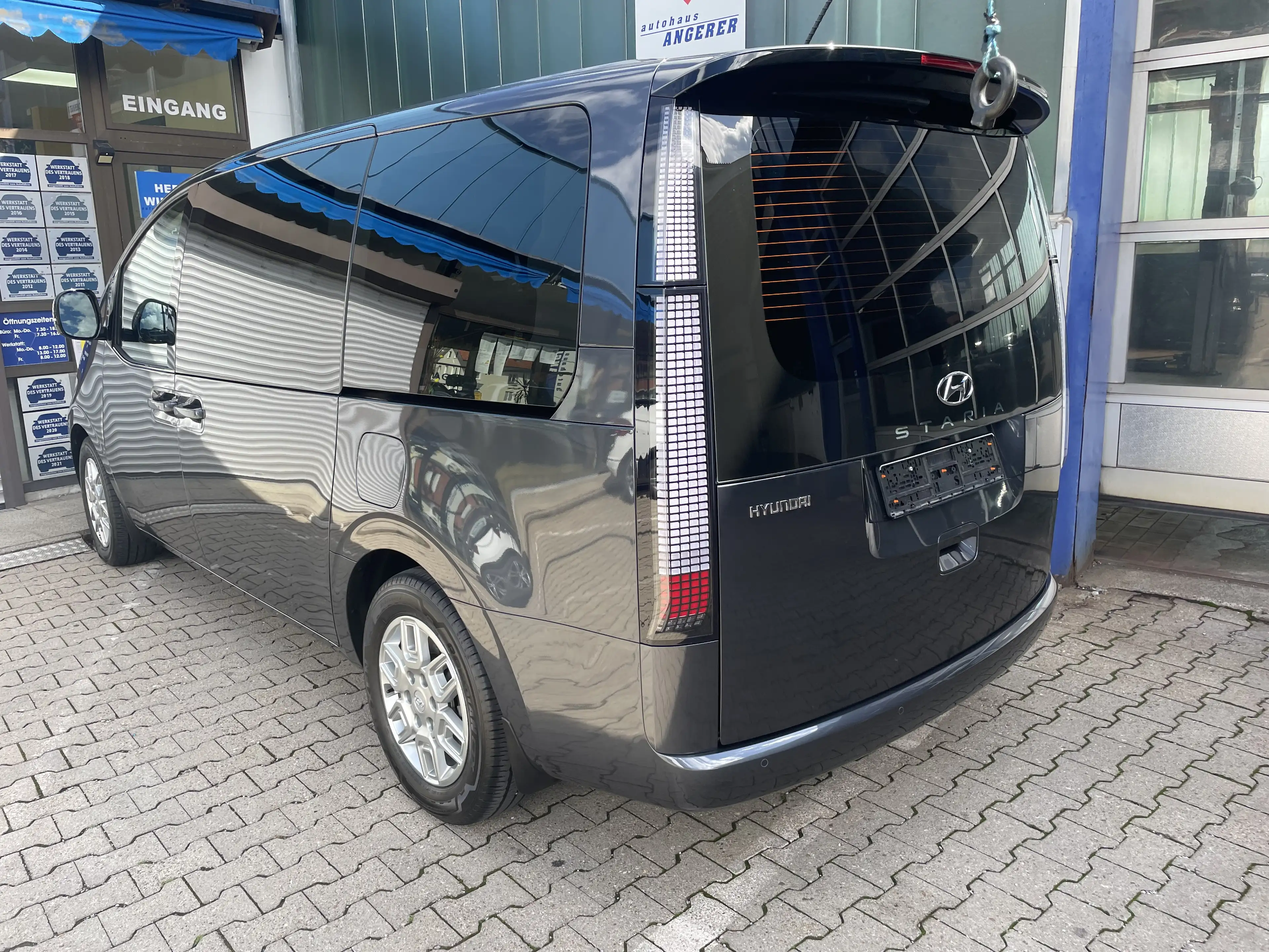 Hyundai STARIA STARIA DIESEL 2.2 CRDi Trend 9 SITZER el. Schiebetüren Navi Totwinkelassis.Voll LED — photo 5