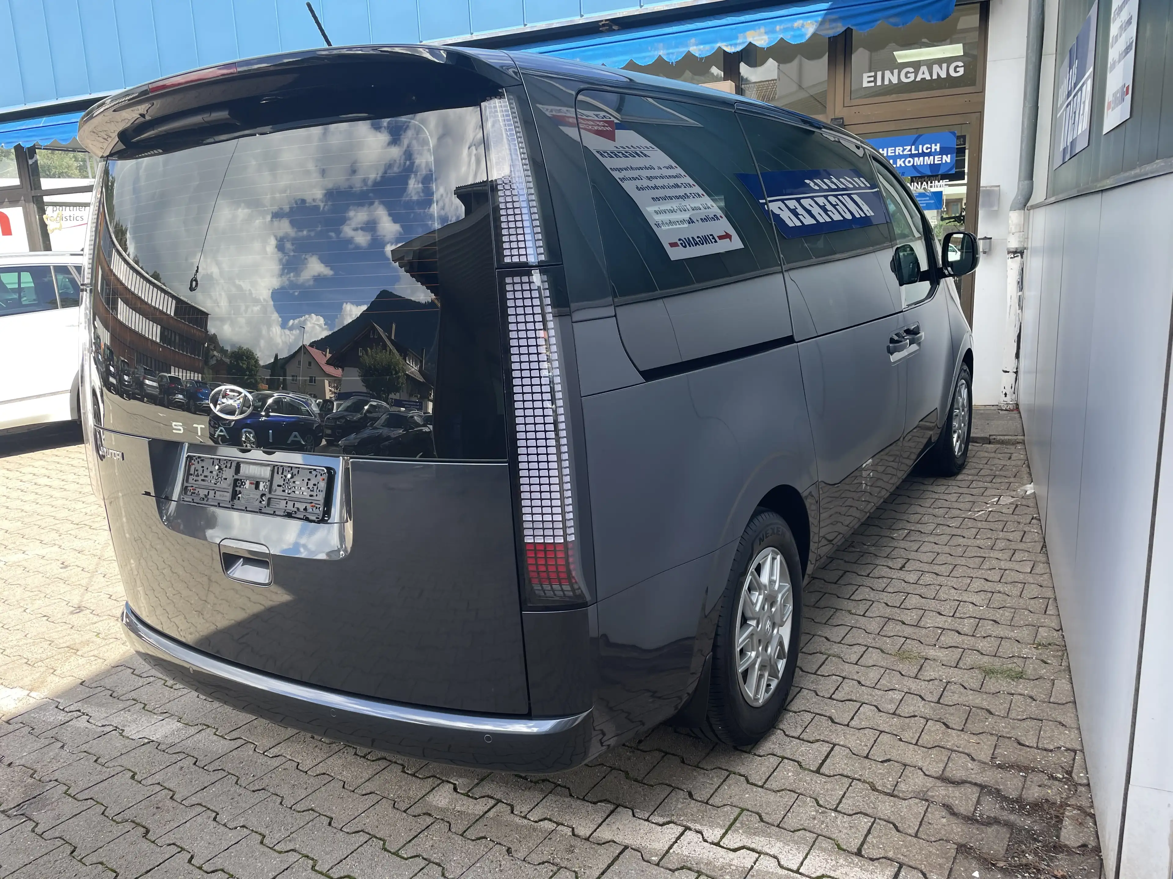 Hyundai STARIA STARIA DIESEL 2.2 CRDi Trend 9 SITZER el. Schiebetüren Navi Totwinkelassis.Voll LED — photo 7