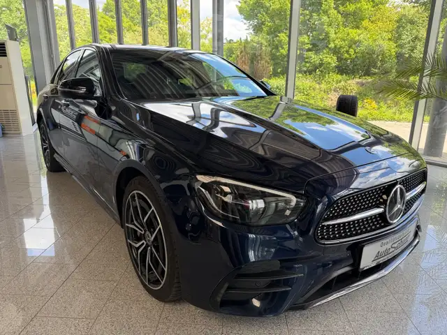 Mercedes-Benz E-Class view 3