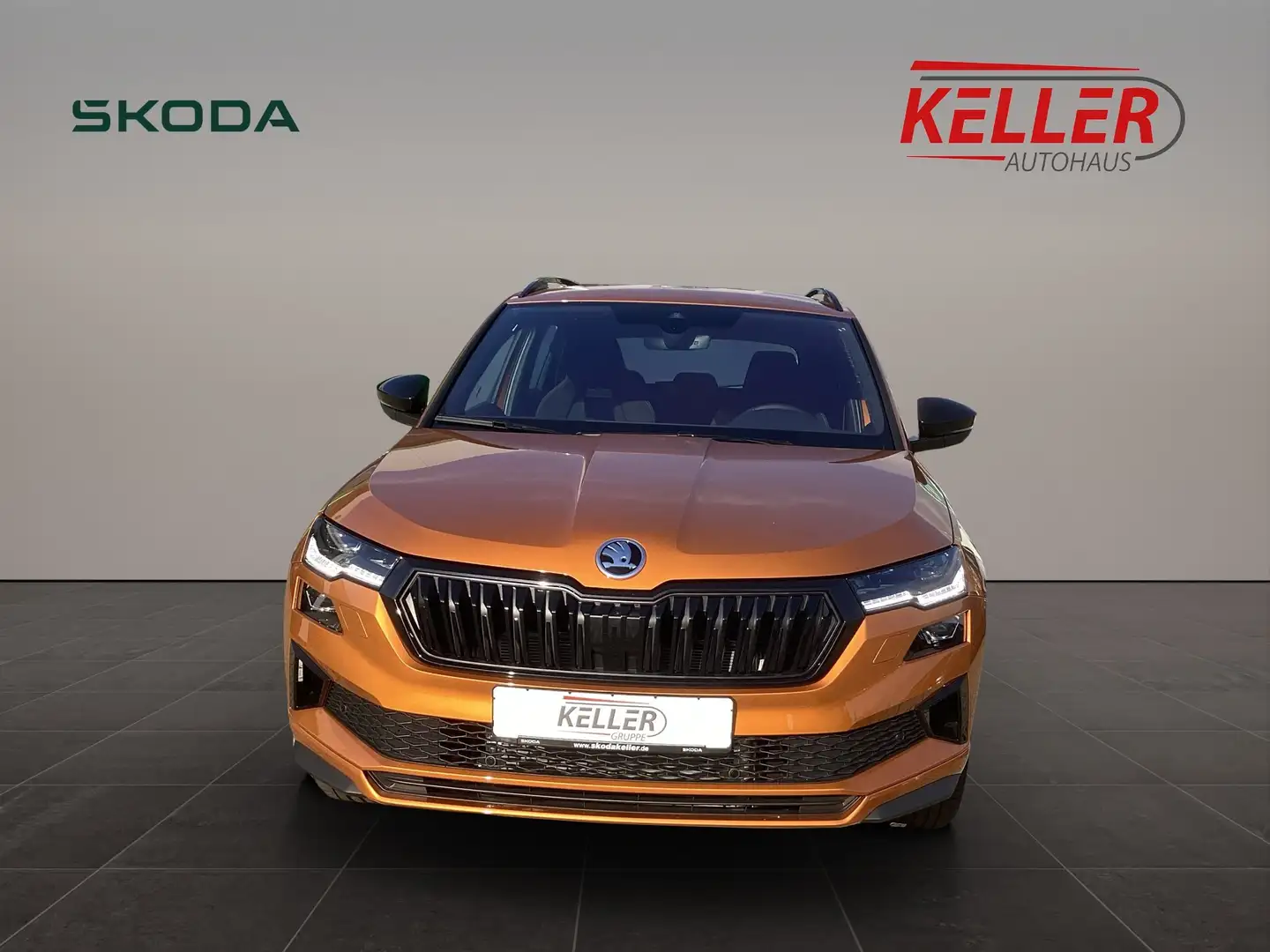 Skoda Karoq Sportline 1,5 TSI 110 kW 7-Gang-DSG NAVI AHK Naranja - 2