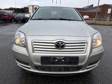 Avensis 1,8i Linea Luna