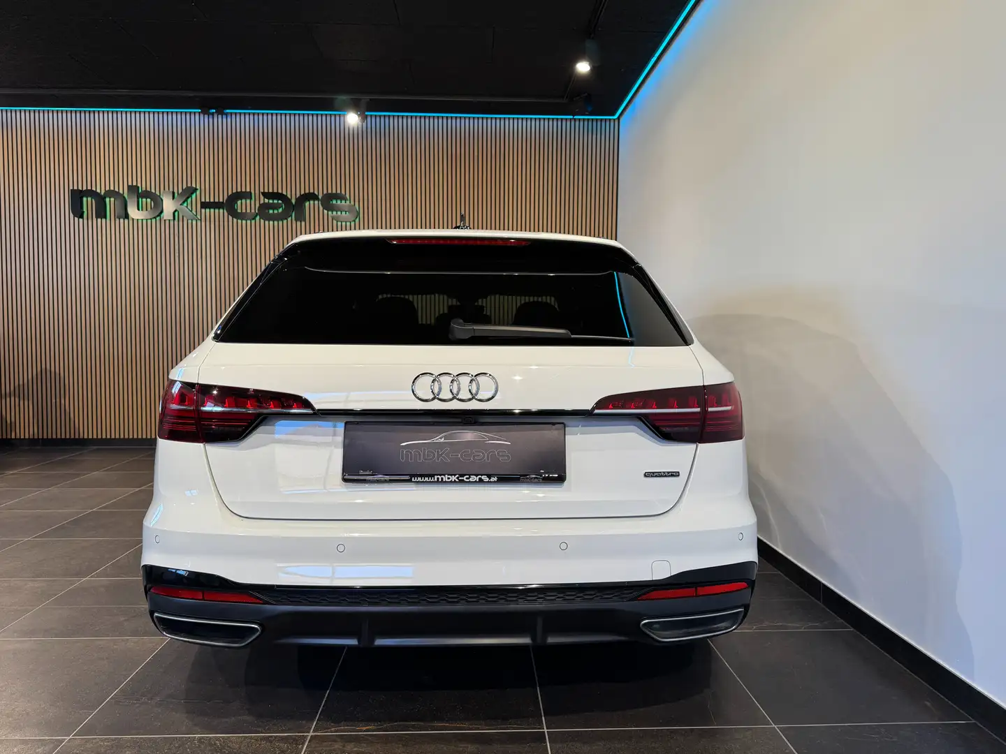 Audi A4 40 TDI quattro S line *Panorama,AHK,B&O* Weiß - 2