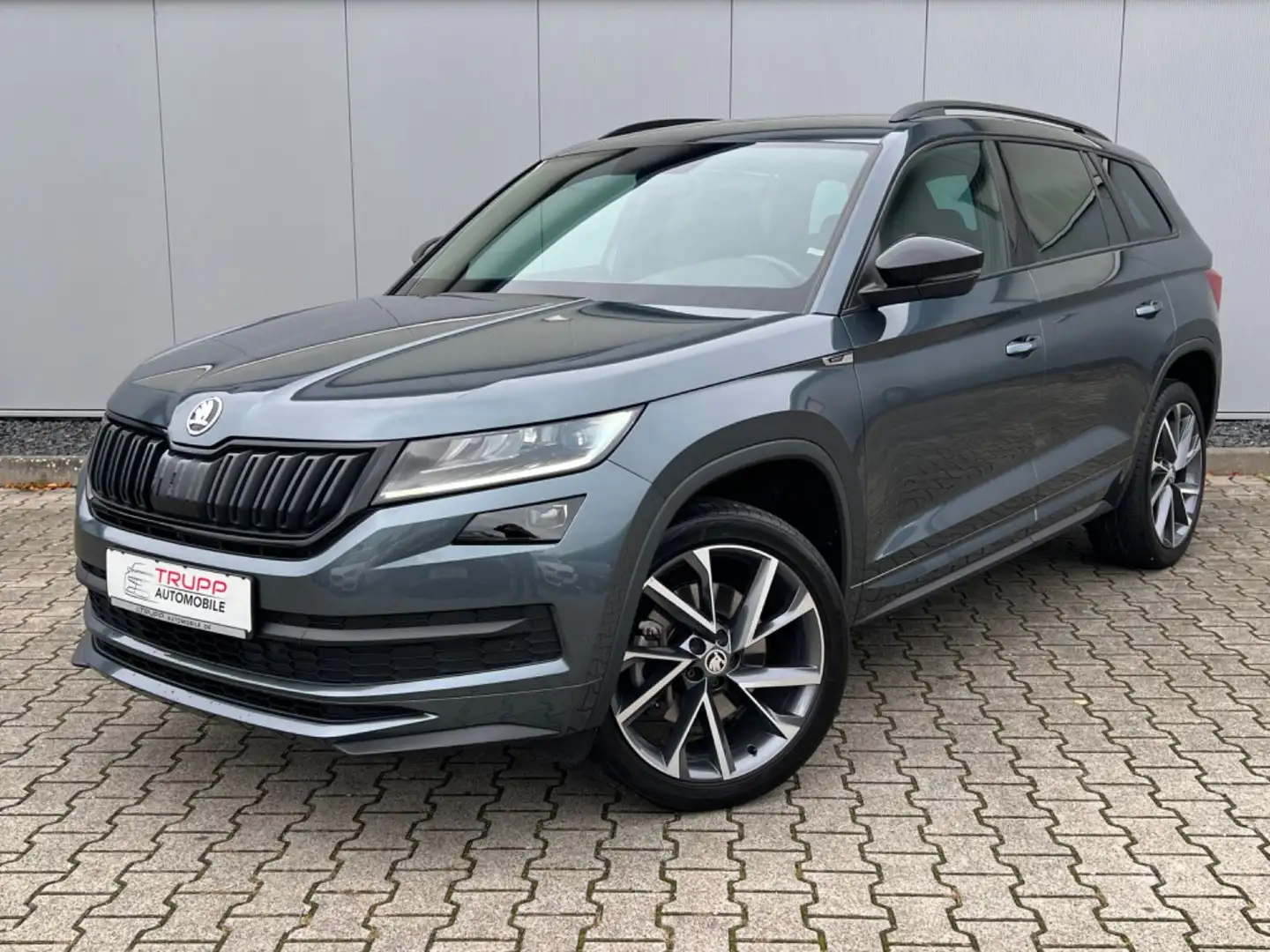 Skoda Kodiaq Sportline 4x4/7-Sitzer/LED/AHK/Virtual/SH Grau - 1