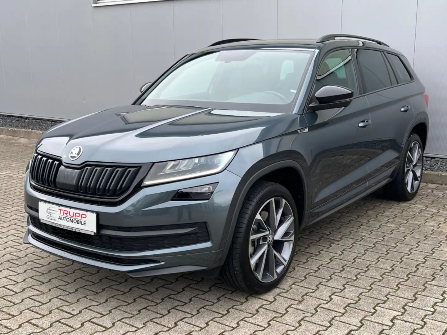 Skoda Kodiaq Sportline 4x4/7-Sitzer/LED/AHK/Virtual/SH Grau - 2