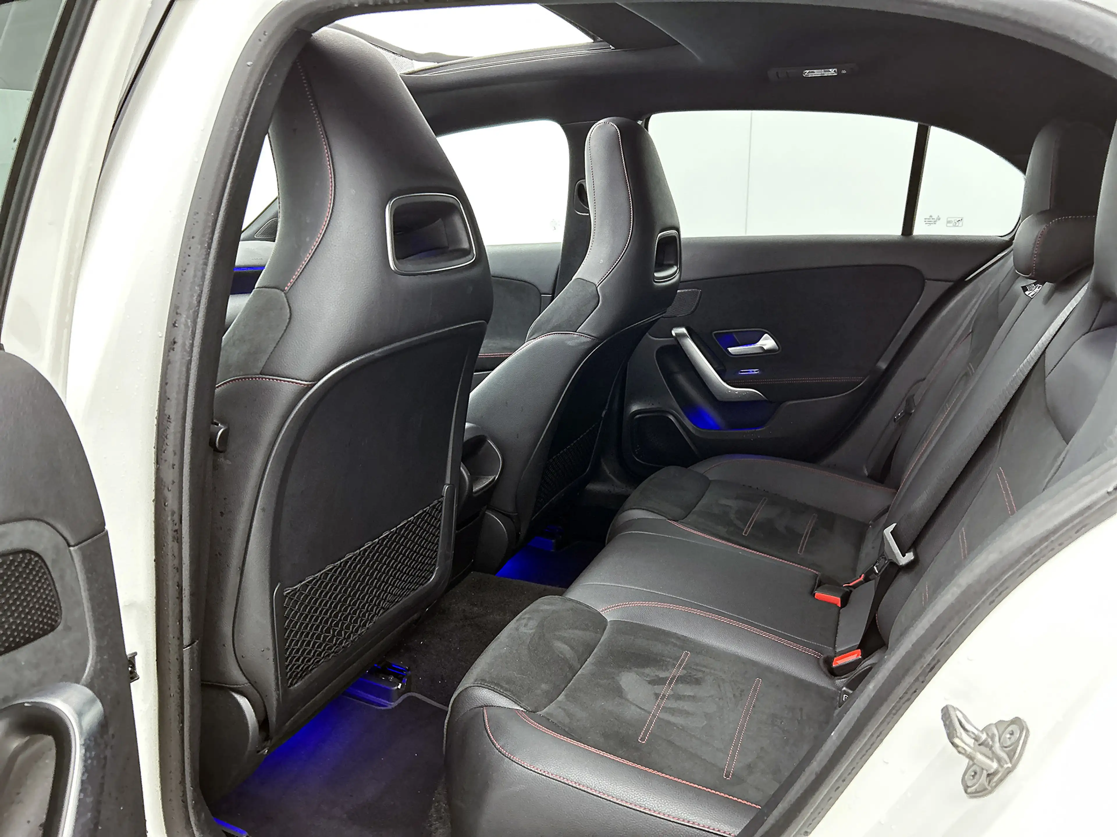 Mercedes-Benz A 35 AMG 4MATIC Premium Plus | Panodak | Sfeerverlichting | — photo 27