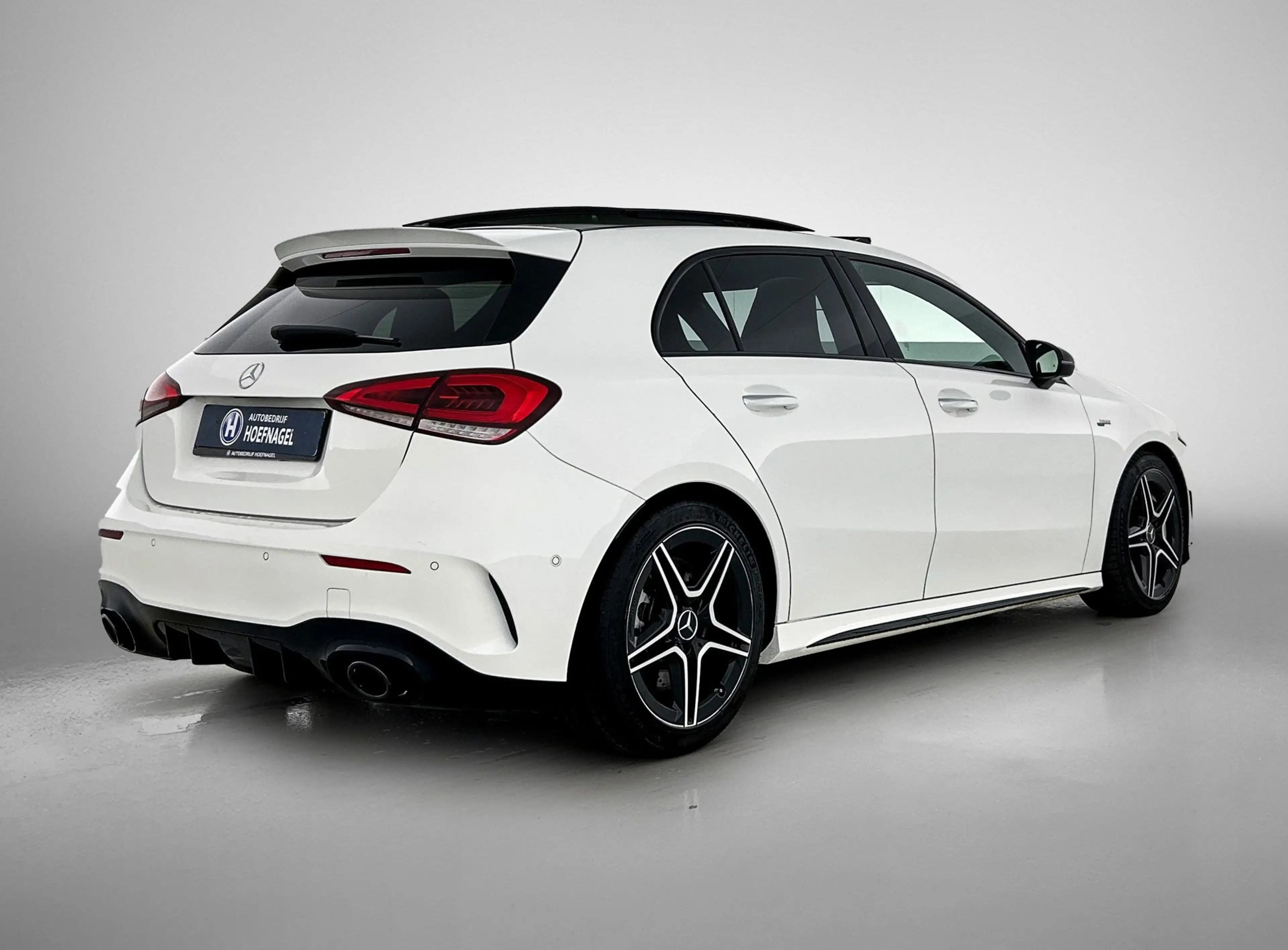 Mercedes-Benz A 35 AMG 4MATIC Premium Plus | Panodak | Sfeerverlichting | — photo 2