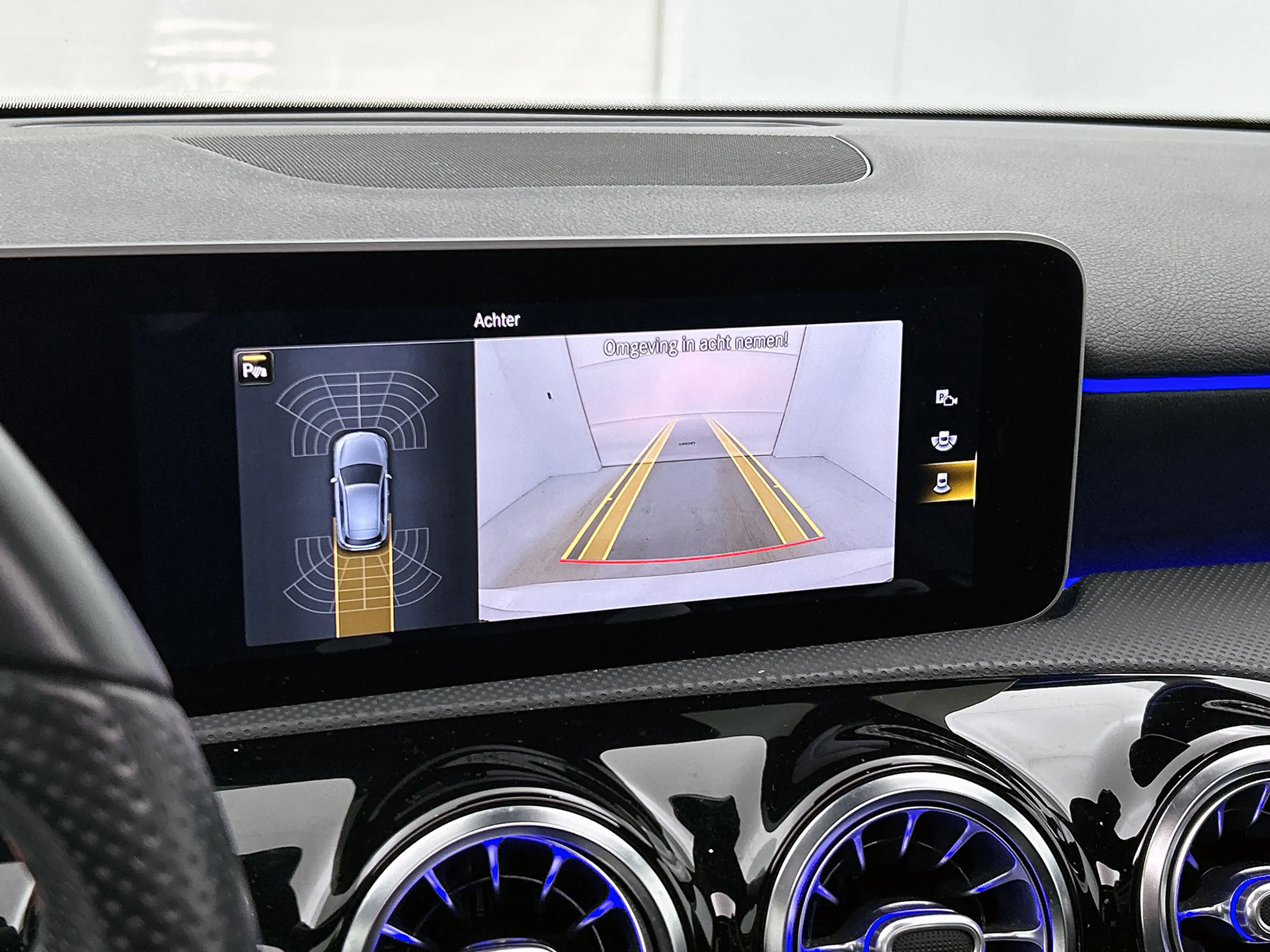 Mercedes-Benz A 35 AMG 4MATIC Premium Plus | Panodak | Sfeerverlichting | — photo 21