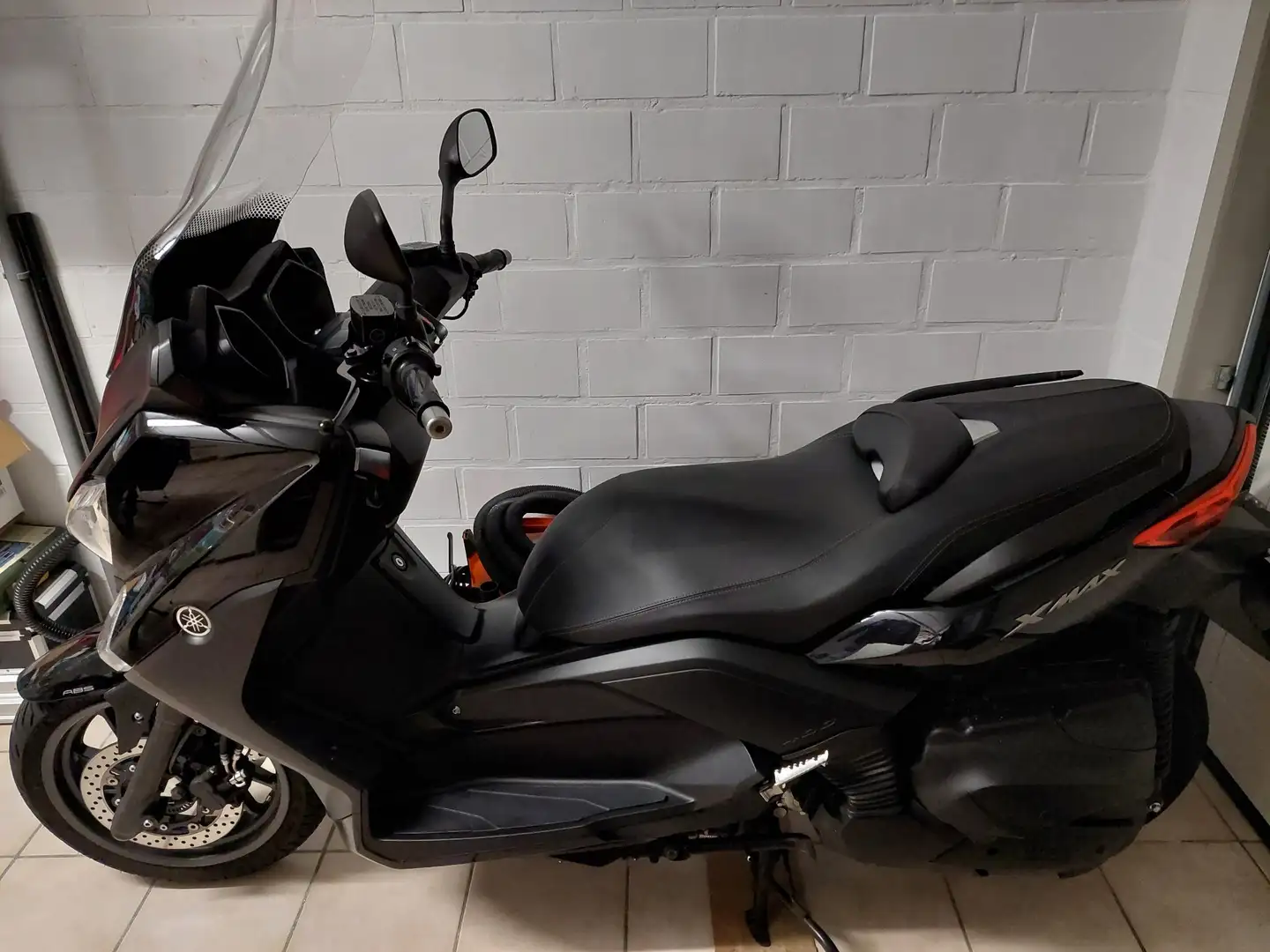 Yamaha X-Max 400 Noir - 2