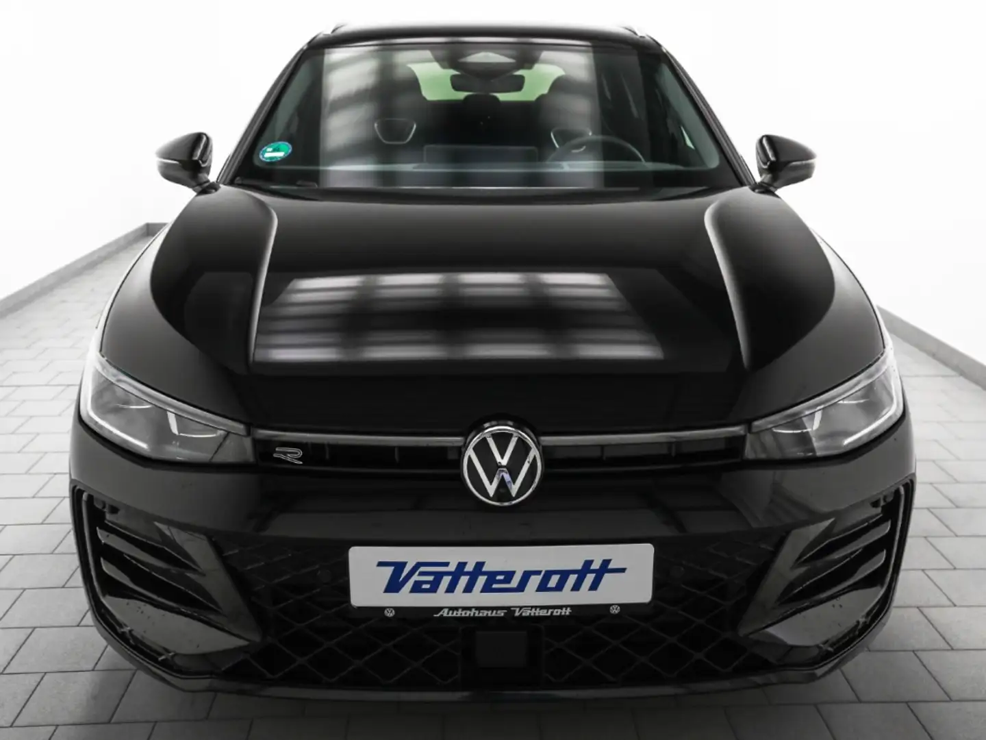 Volkswagen Passat 2.0 TDI DSG R-Line Navi AHK Schwarz - 2