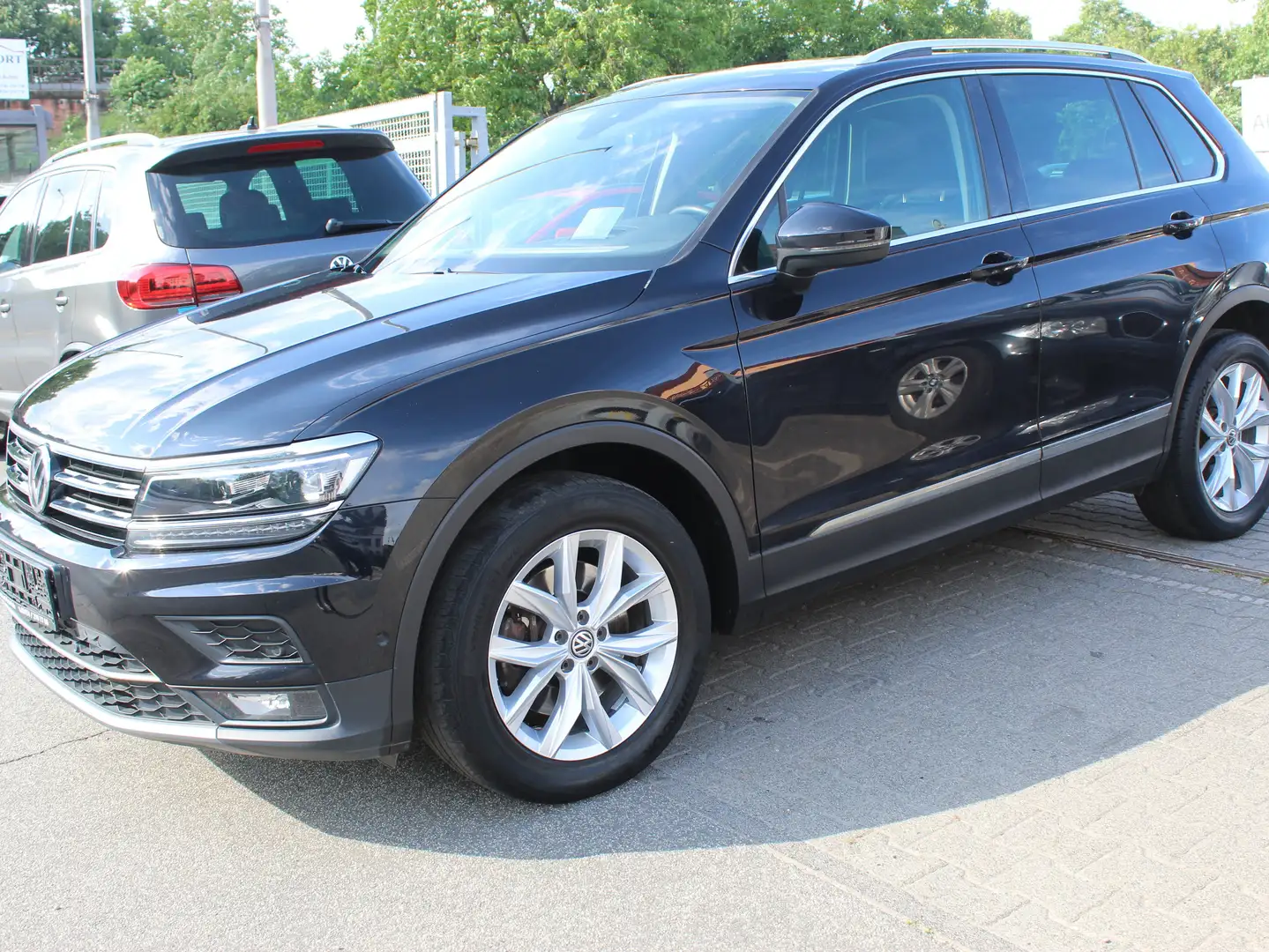 Volkswagen Tiguan Highline BMT/Start-Stopp 4Motion Schwarz - 1