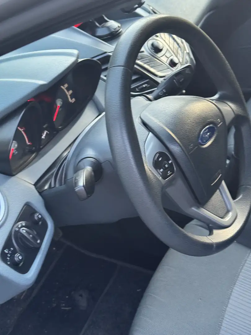 Ford Fiesta 1.4 TDCi 70 FAP Ambiente - 2