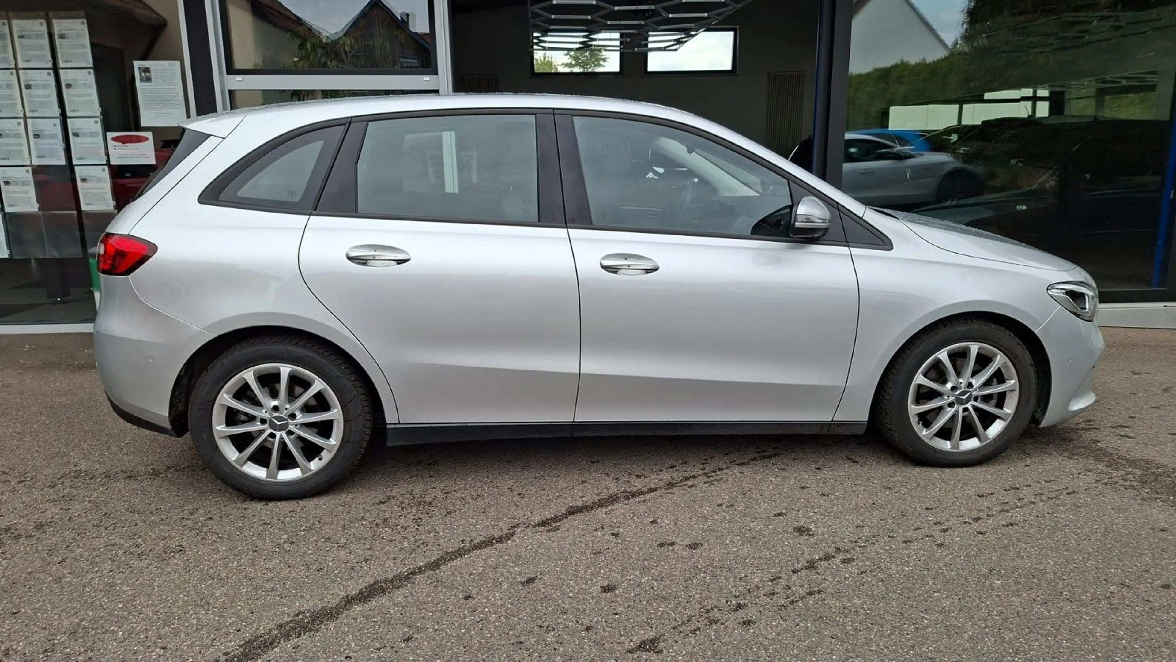 Mercedes-Benz B 180 d KLIMA, ALU, LEDER, PDC, NAVI, DAB — photo 8