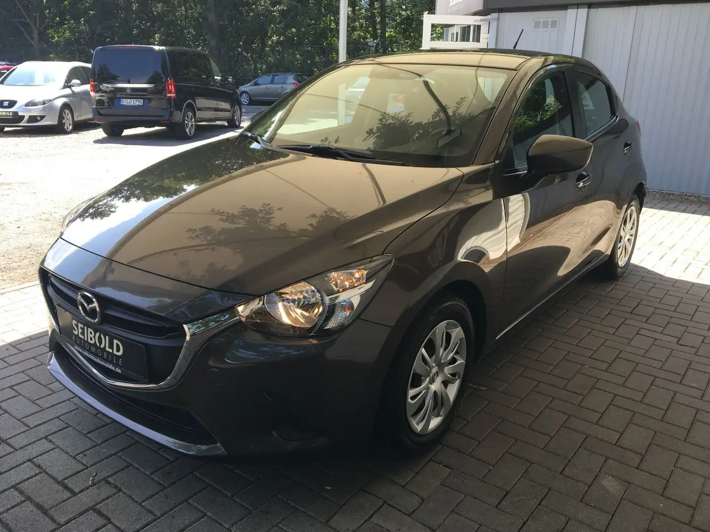 Mazda 2 /1.5 Center-Line/22Tkm/Klima/Sitzh/PDC/Allwet Marrone - 1