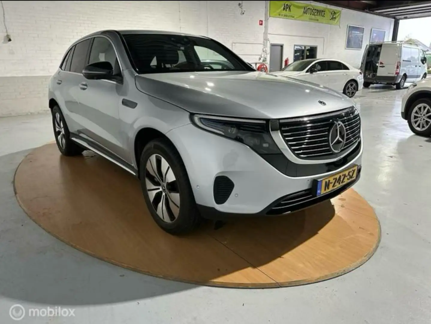 Mercedes-Benz EQC 400 4M Bns Sol. Lux Gris - 1