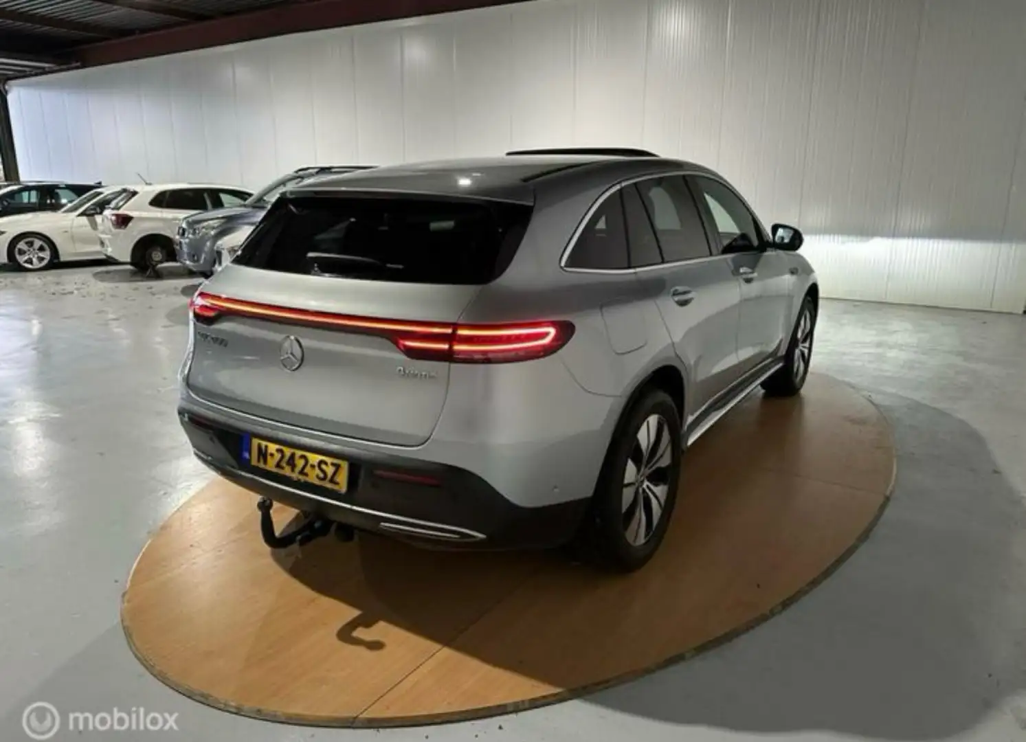 Mercedes-Benz EQC 400 4M Bns Sol. Lux Gris - 2