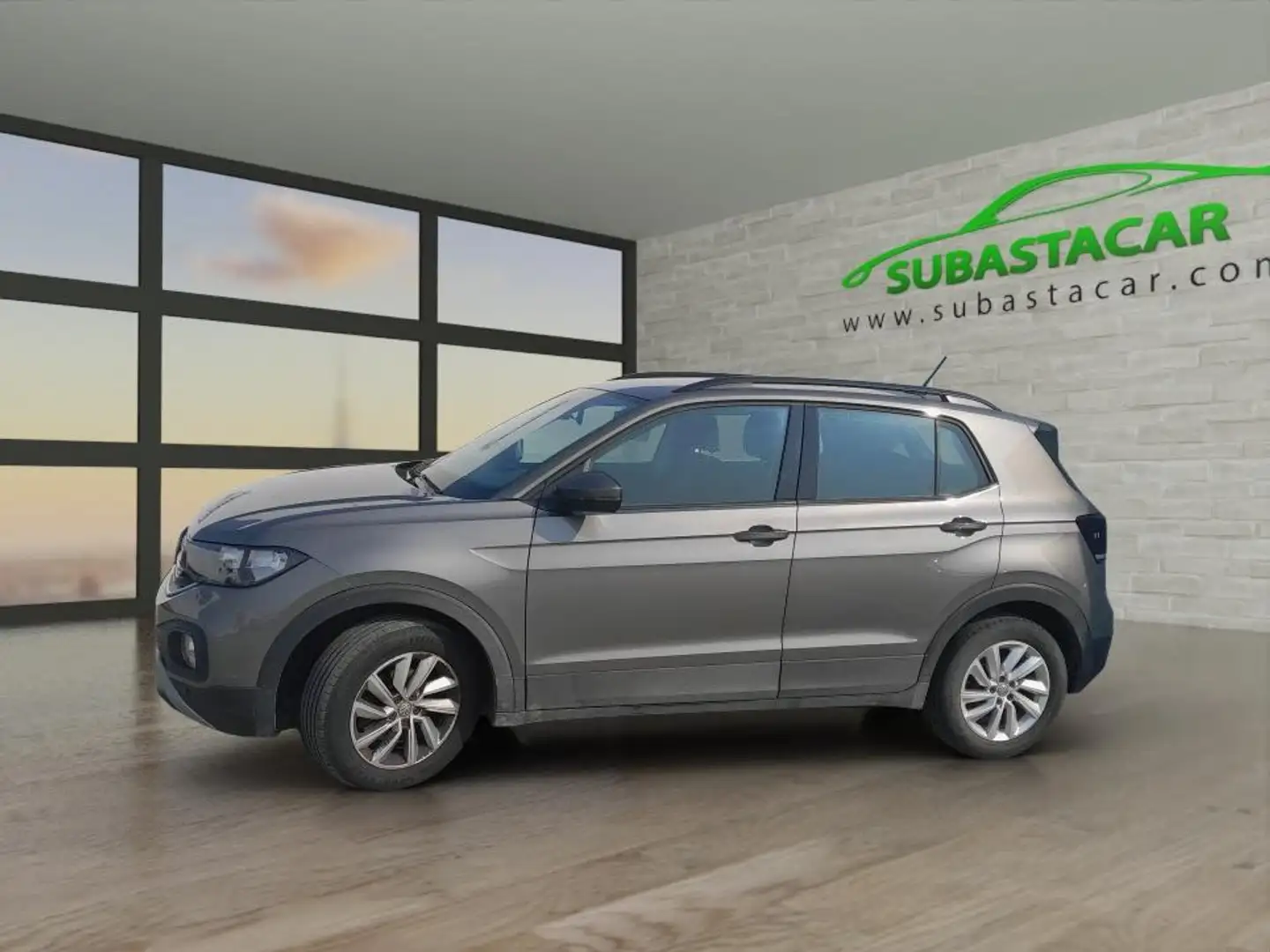 Volkswagen T-Cross 1.0 TSI Advance Gris - 1