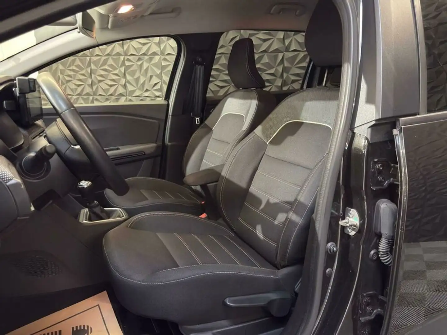 Dacia Jogger 1.0 TCe Extreme Zwart - 2