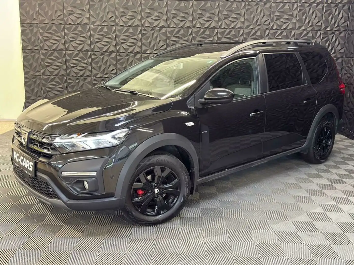 Dacia Jogger 1.0 TCe Extreme Zwart - 1