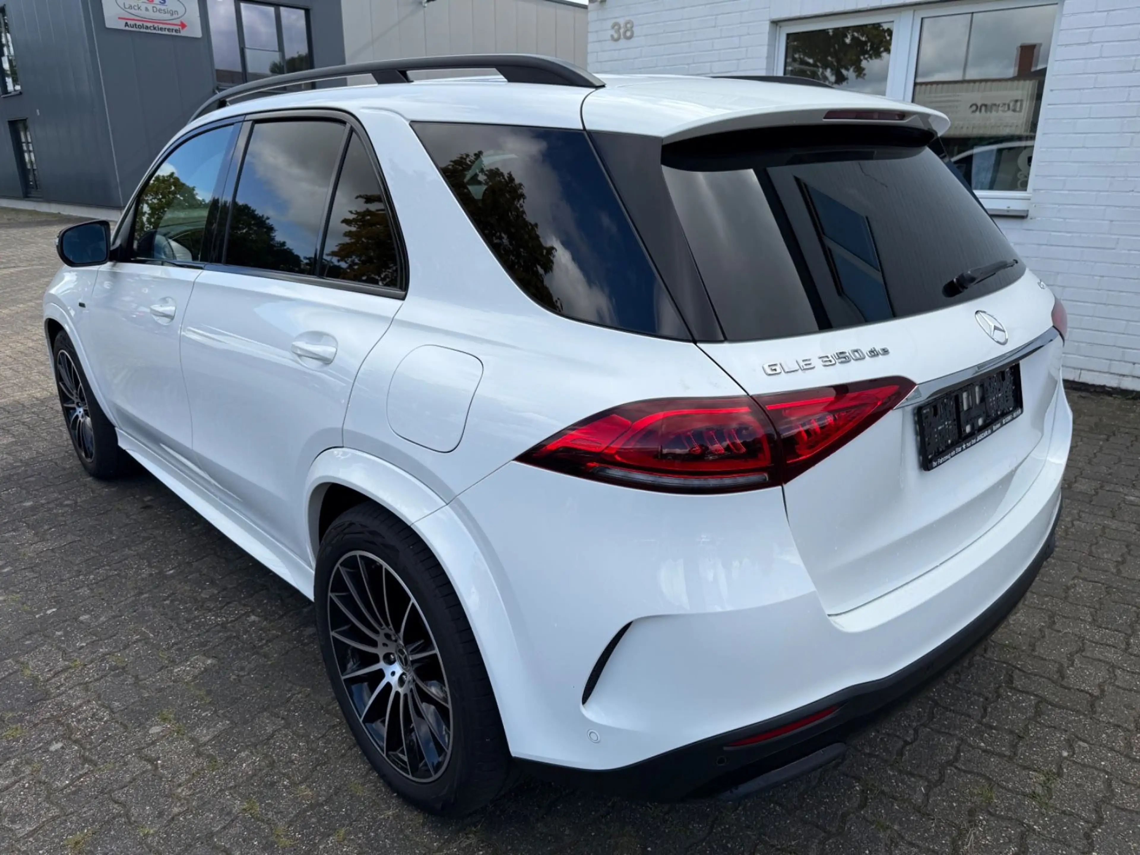 Mercedes-Benz GLE 350 de 4M AMG Line Night Paket Kam LED AHK — photo 3