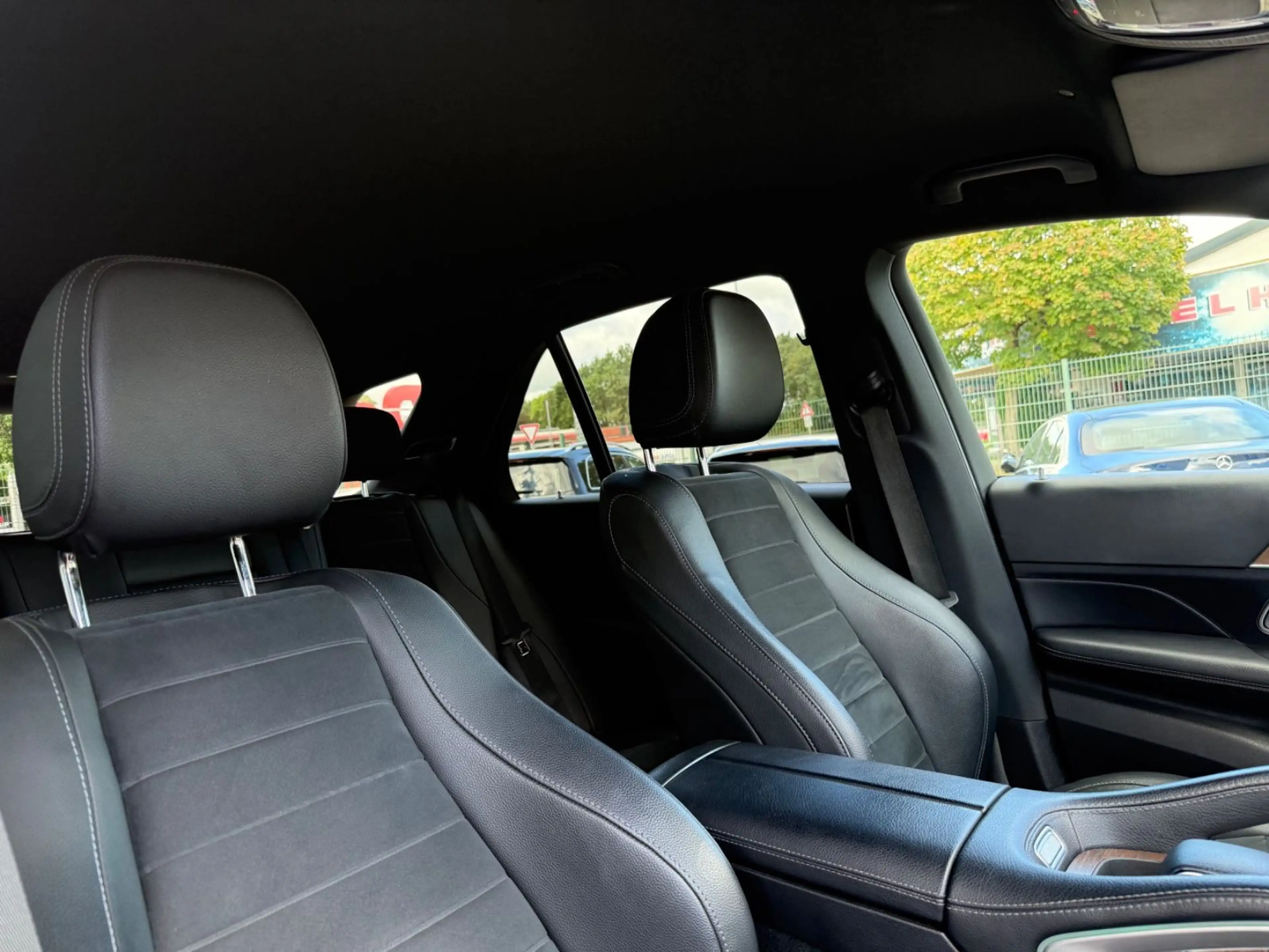 Mercedes-Benz GLE 350 de 4M AMG Line Night Paket Kam LED AHK — photo 10