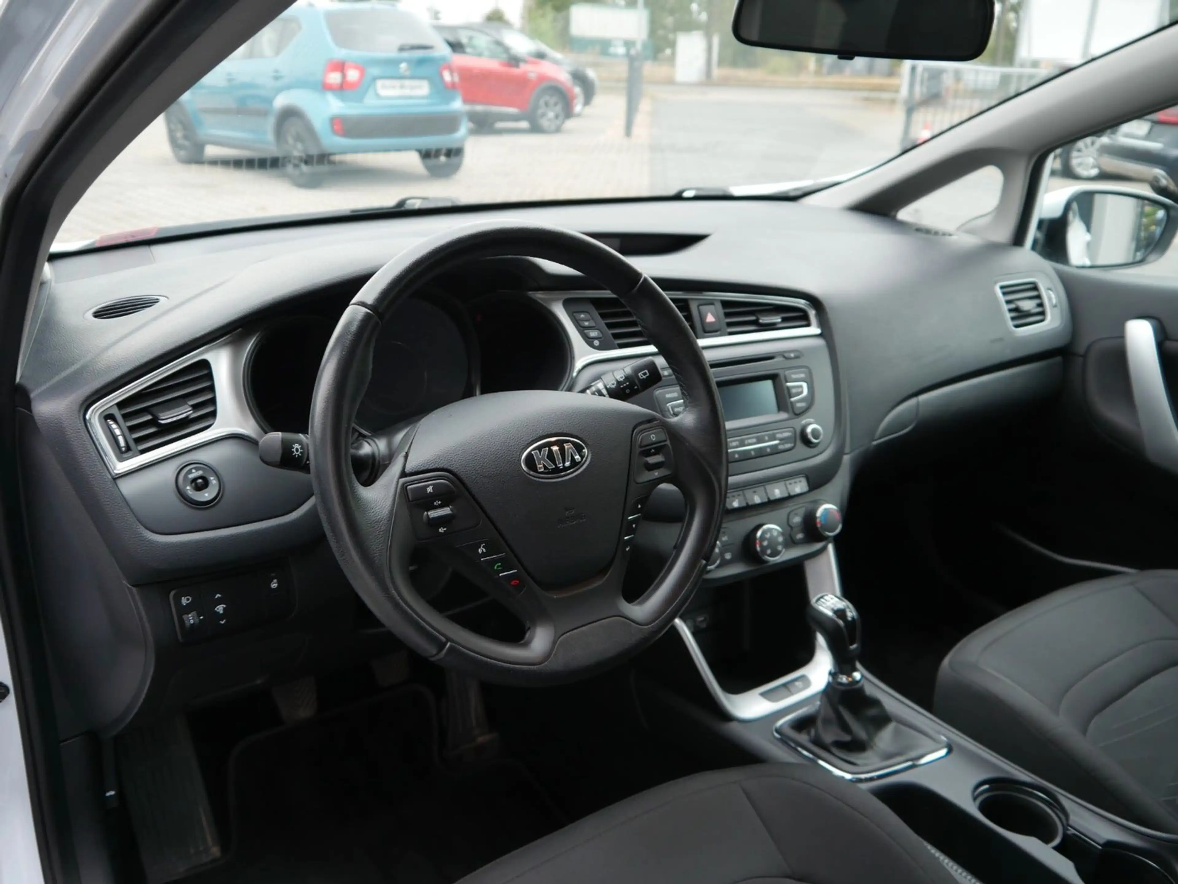 Kia Ceed / cee'd — photo 10