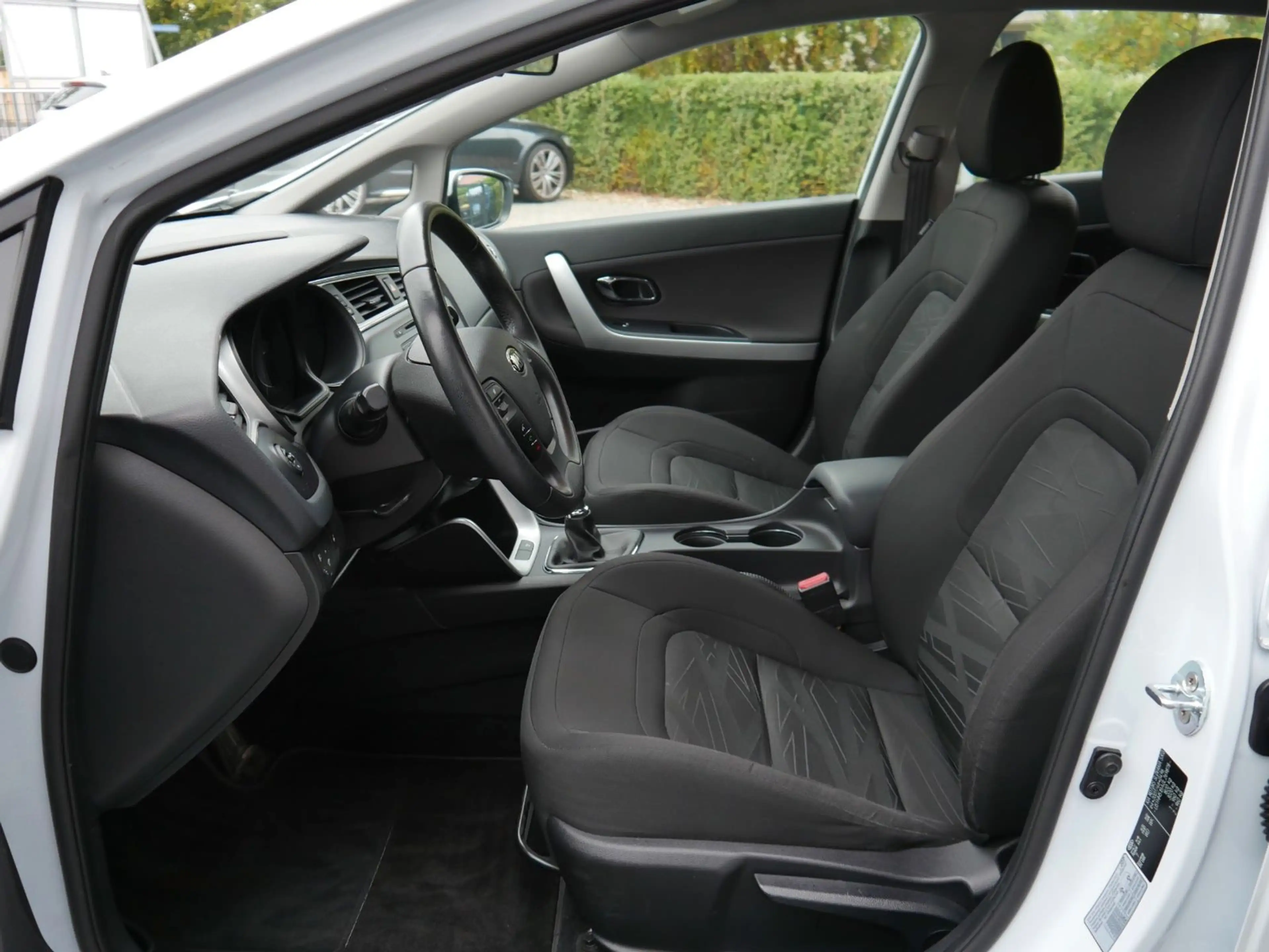 Kia Ceed / cee'd — photo 12