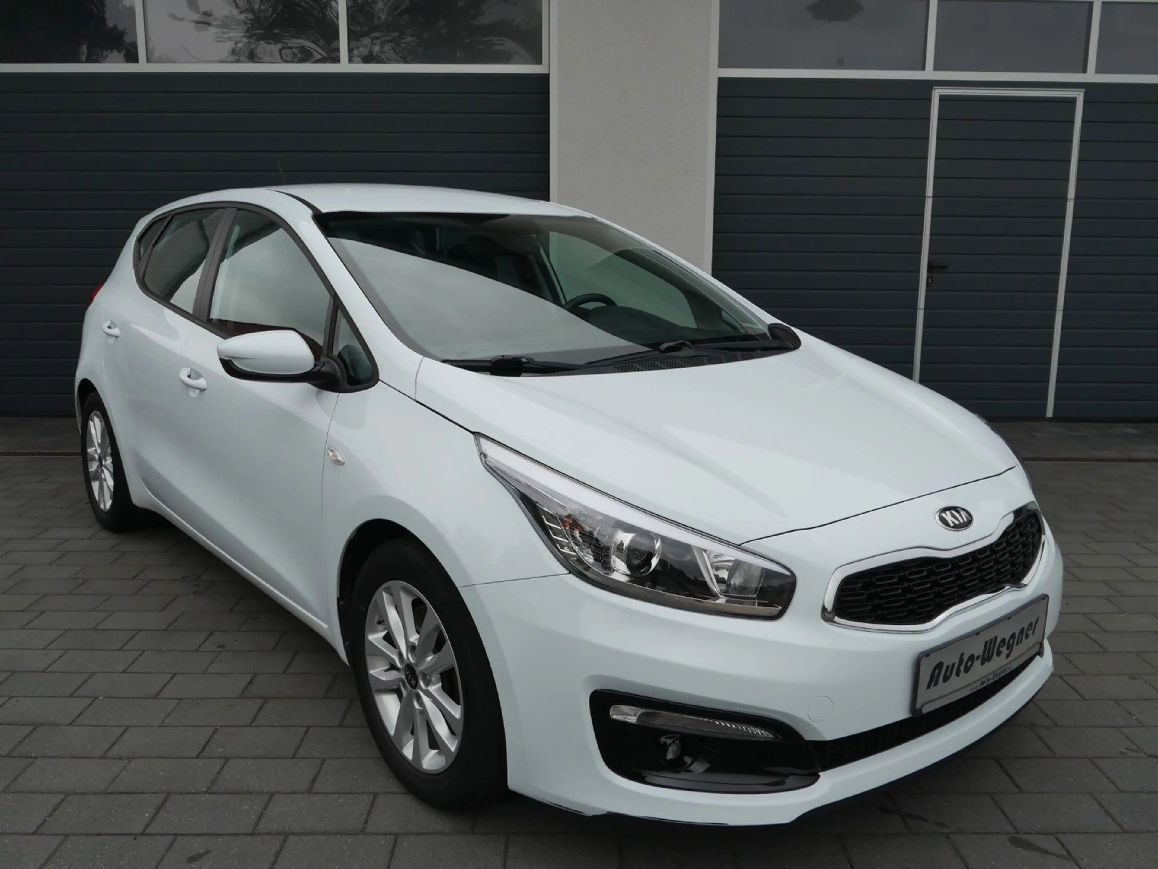 Kia Ceed / cee'd — photo 2