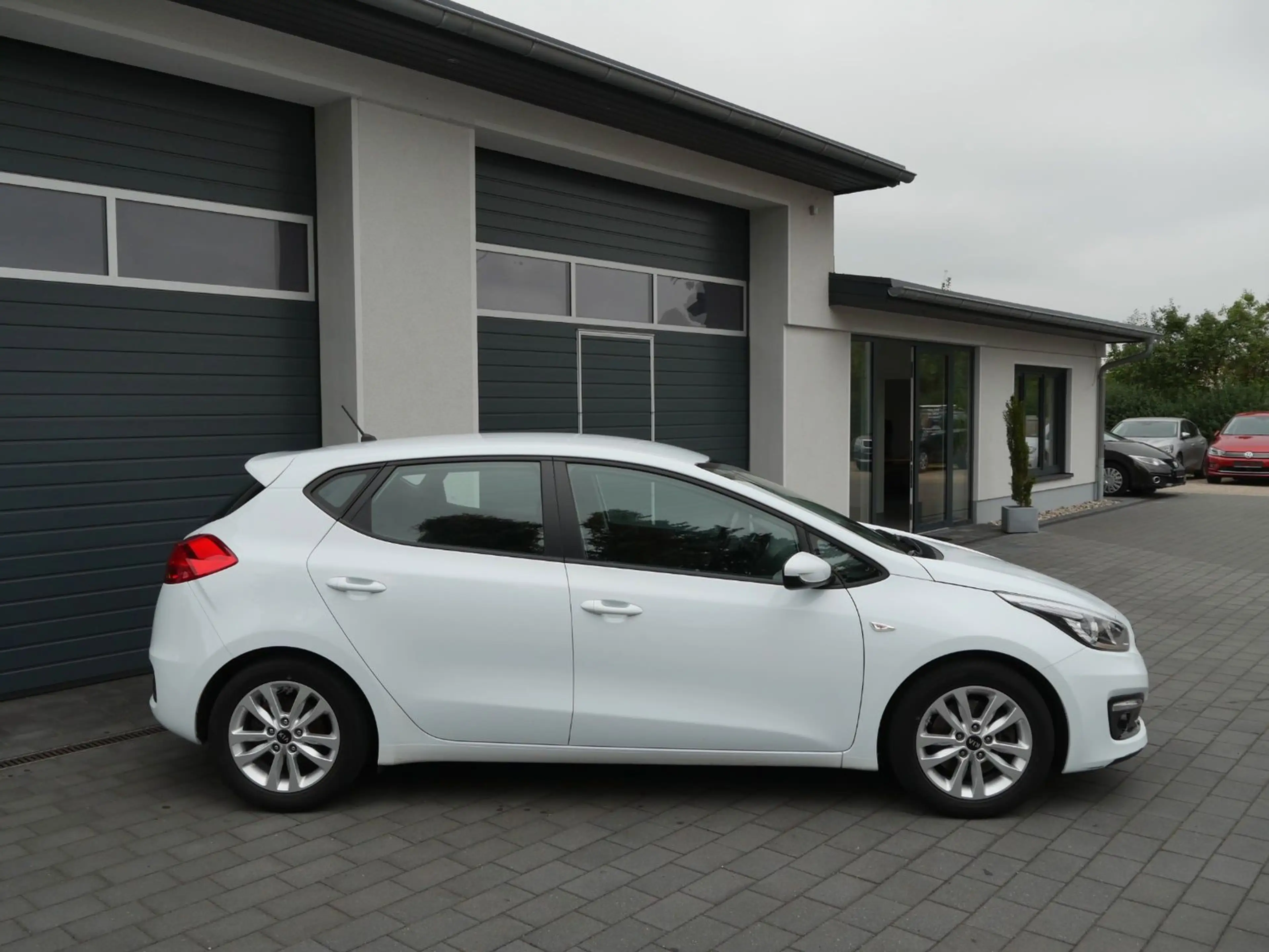 Kia Ceed / cee'd — photo 4