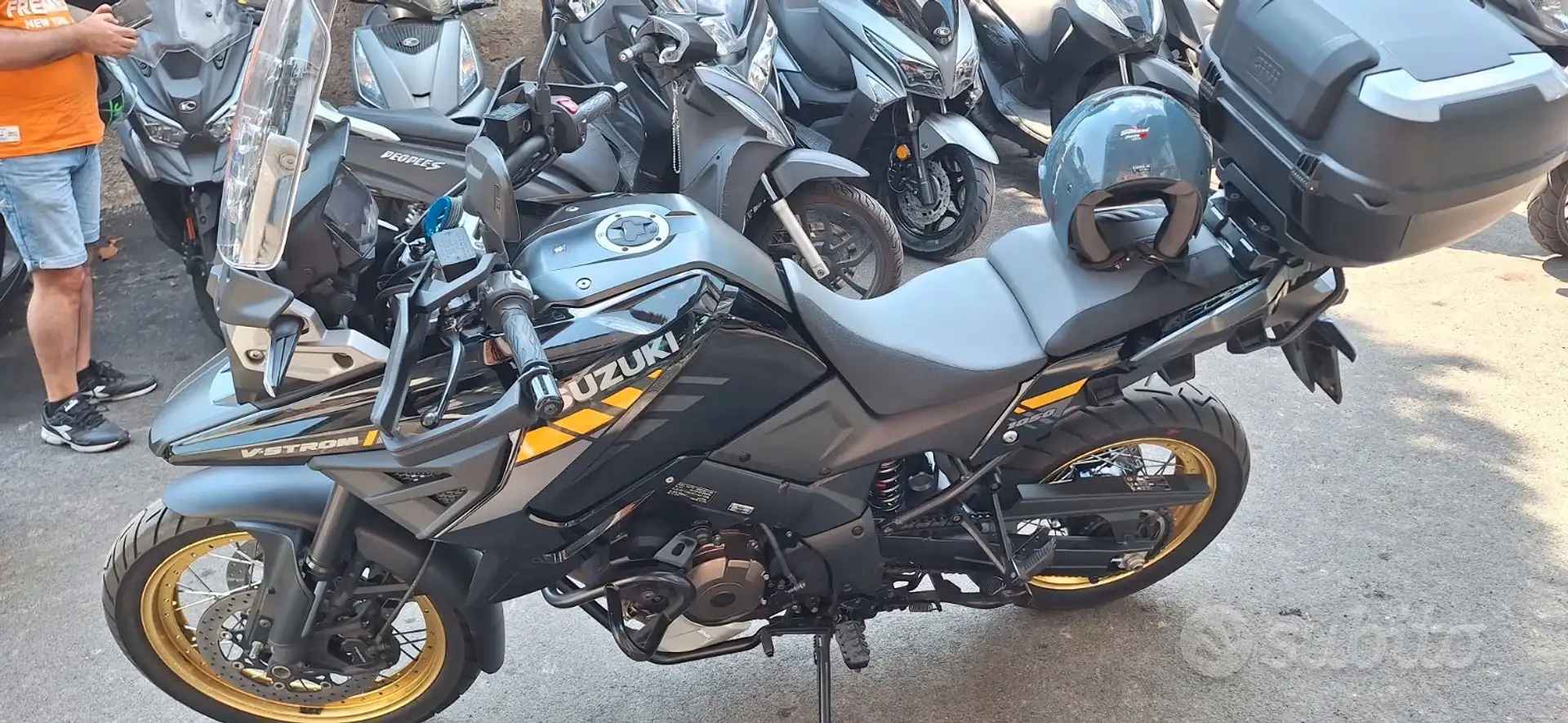 Suzuki V-Strom 1050 Nero - 1