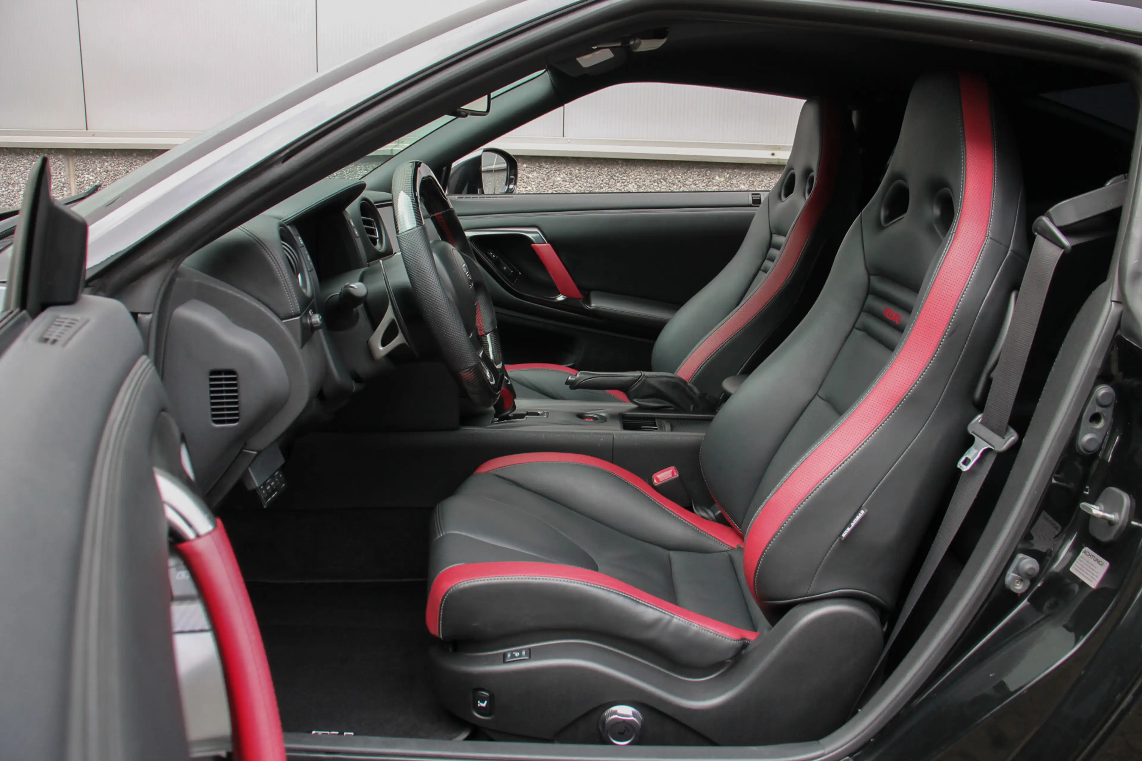 Nissan GT-R 3.8 V6 1100PK Black Edition — photo 13