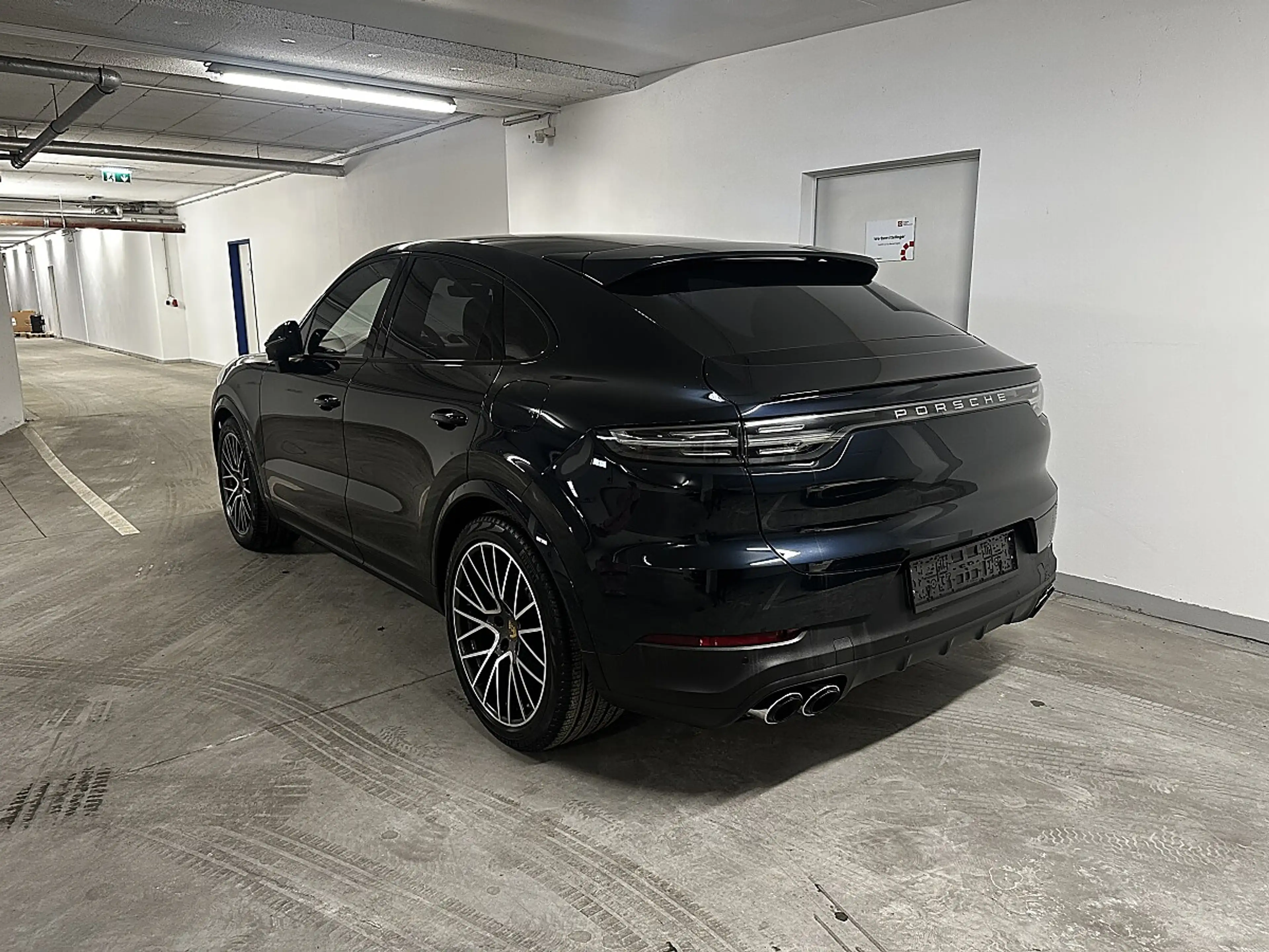 Porsche Cayenne Coupe E-Hybrid Top Ausstattung — photo 6
