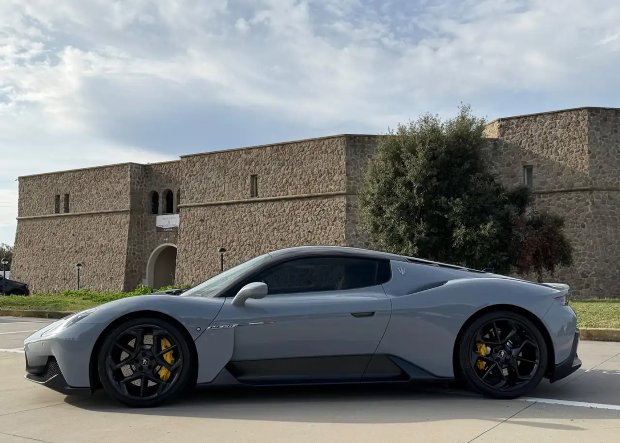 Maserati MC20 2023