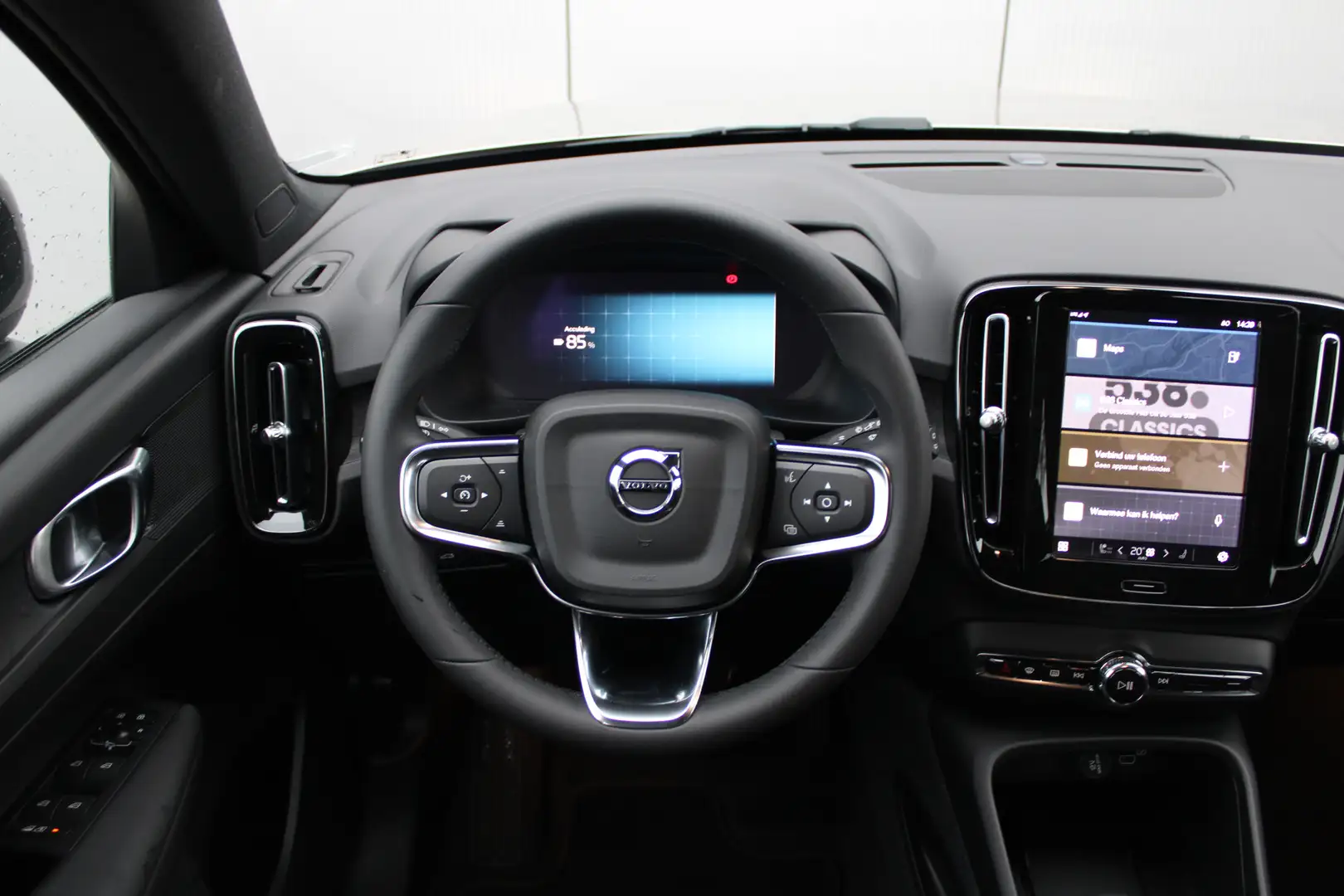 Volvo XC40 Single Motor Extended Range Plus 82 kWh | Trekhaak Beige - 2