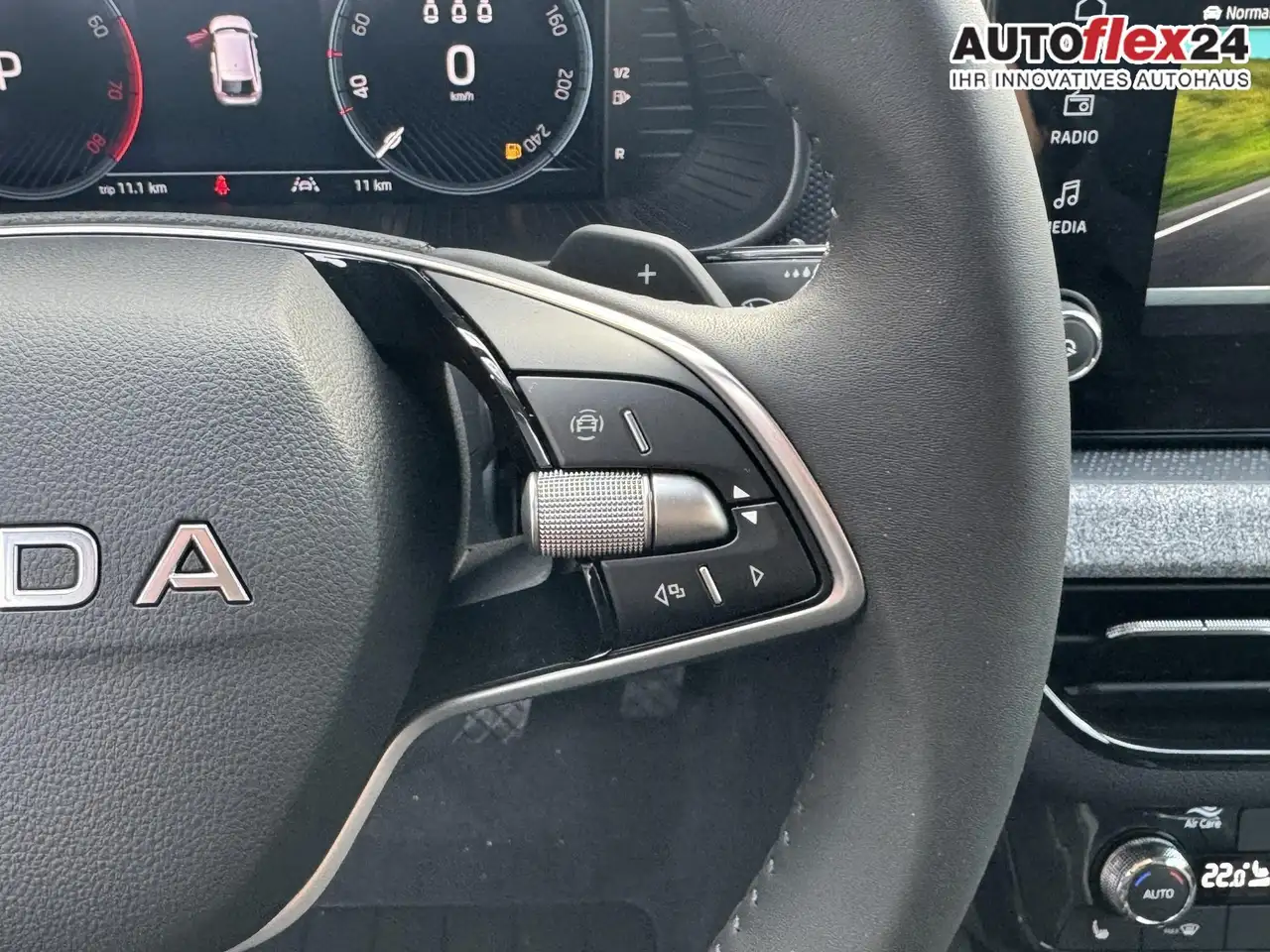 Skoda Scala 1,0 TSI DSG Selection 2Zonenklima 2x Einparkhil..., миниатюра 16