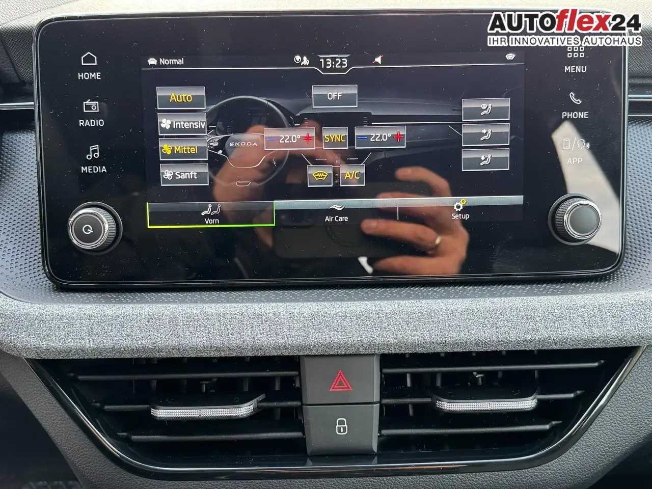 Skoda Scala 1,0 TSI DSG Selection 2Zonenklima 2x Einparkhil..., миниатюра 20