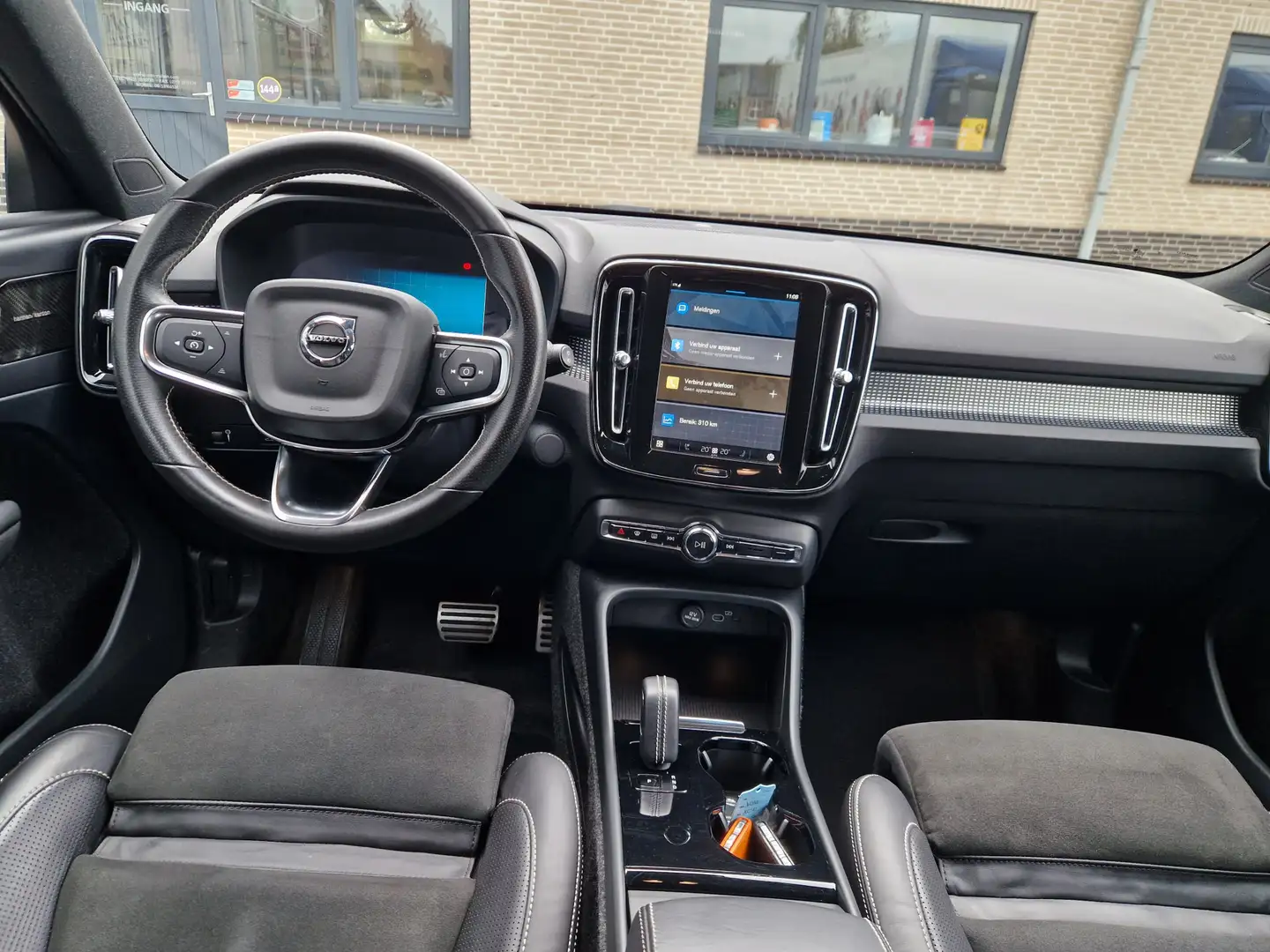 Volvo XC40 Recharge P8 AWD R-Design Harman Kardon | Camera | Groen - 2