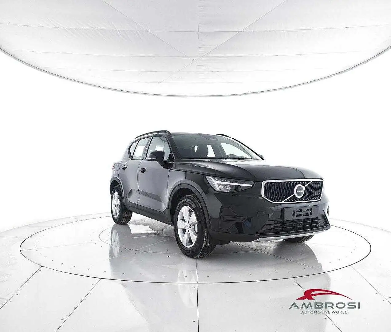 Volvo XC40 B3 Mild hybrid Benzina Essential Negru - 2