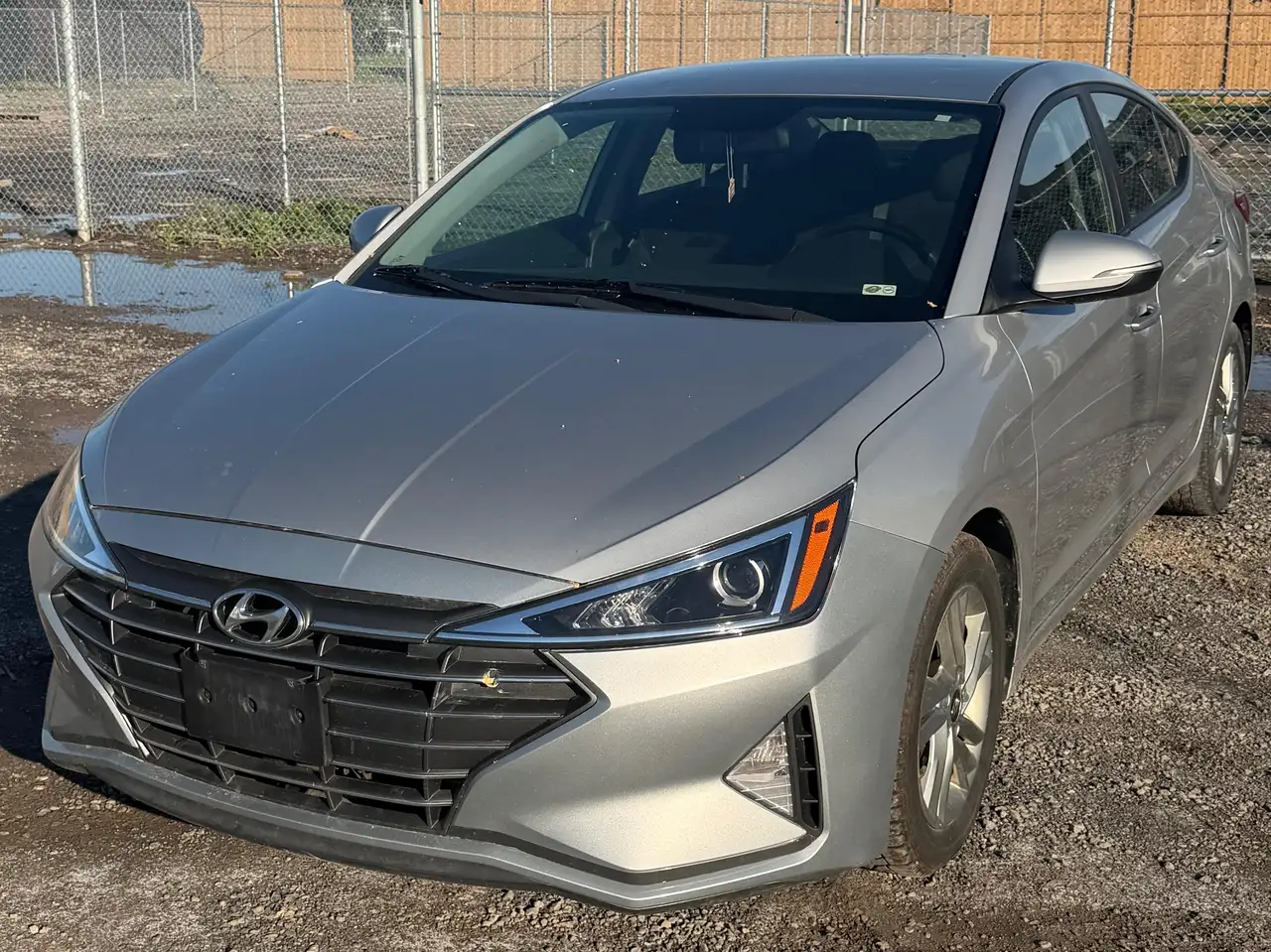 Hyundai ELANTRA photo Hyundai ELANTRA
