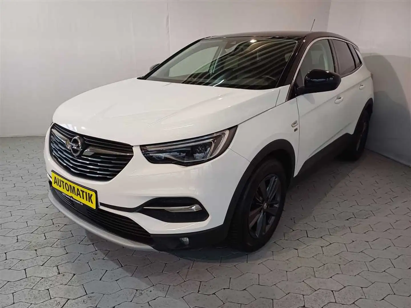 Opel Grandland X 2.0 D 120 Jahre Automatik LED+AHK Weiß - 1